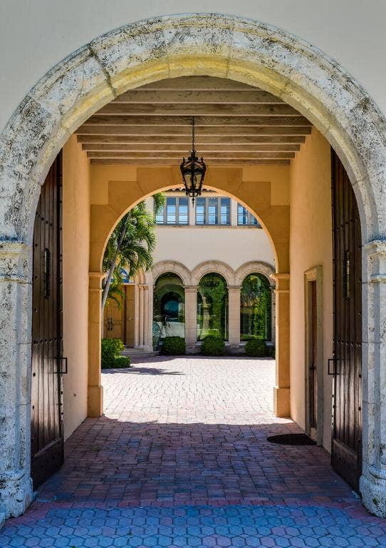 790 S County Road, Palm Beach, FL 33480 790 S County Road, Palm Beach, FL 33480