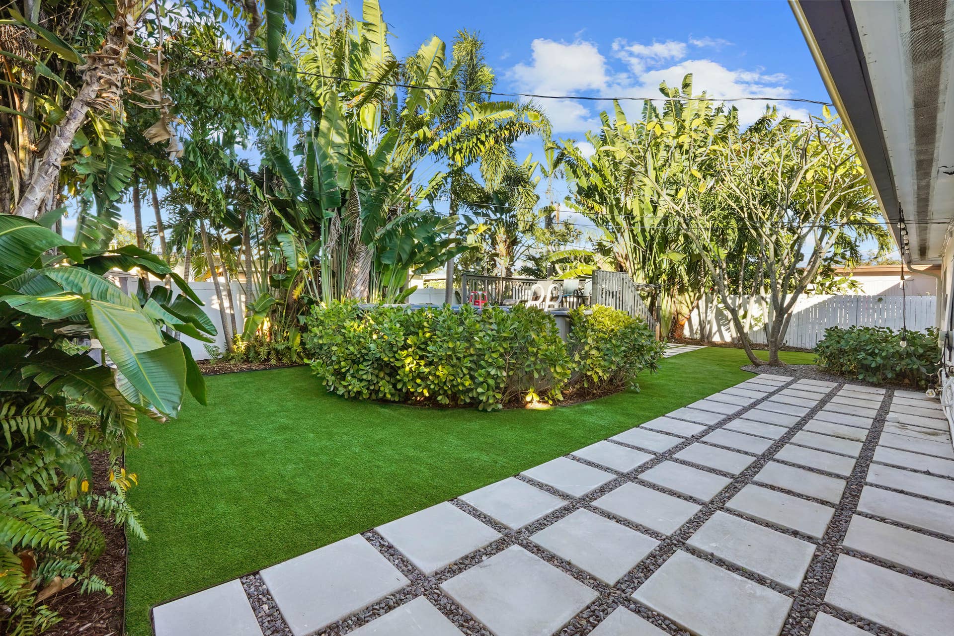 1401 NE 14th Street, Fort Lauderdale, FL 33304 29 Backyard 01