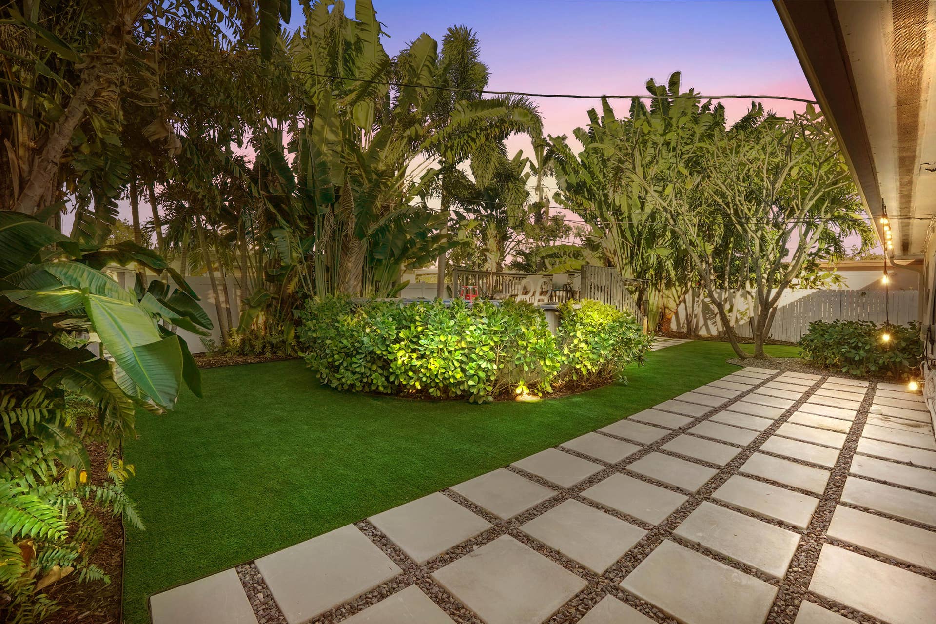 1401 NE 14th Street, Fort Lauderdale, FL 33304 29 Backyard 01-TW