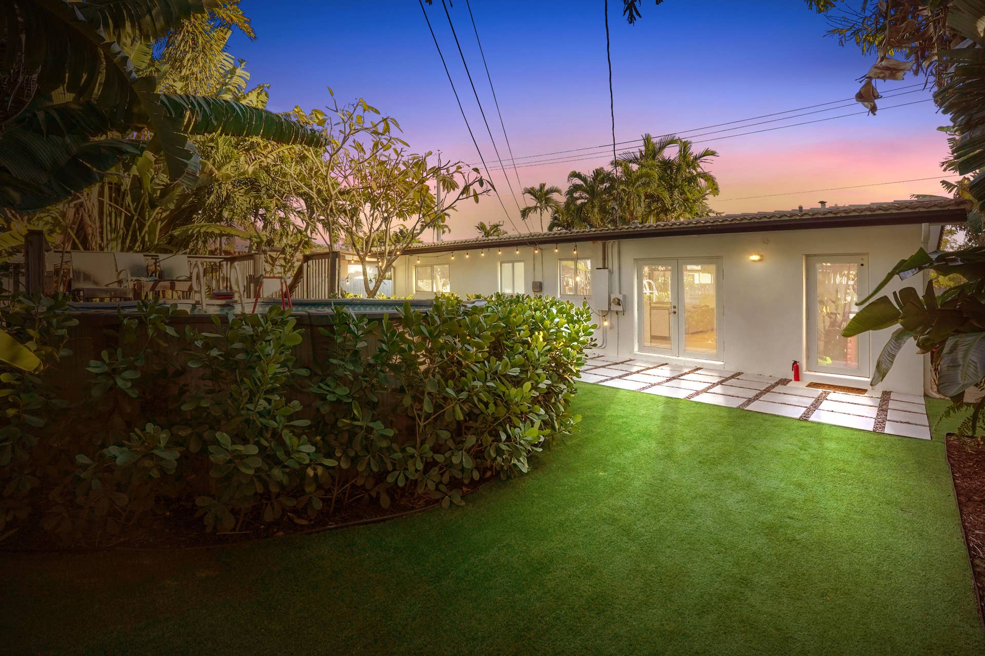 1401 NE 14th Street, Fort Lauderdale, FL 33304 30 Backyard 02-TW