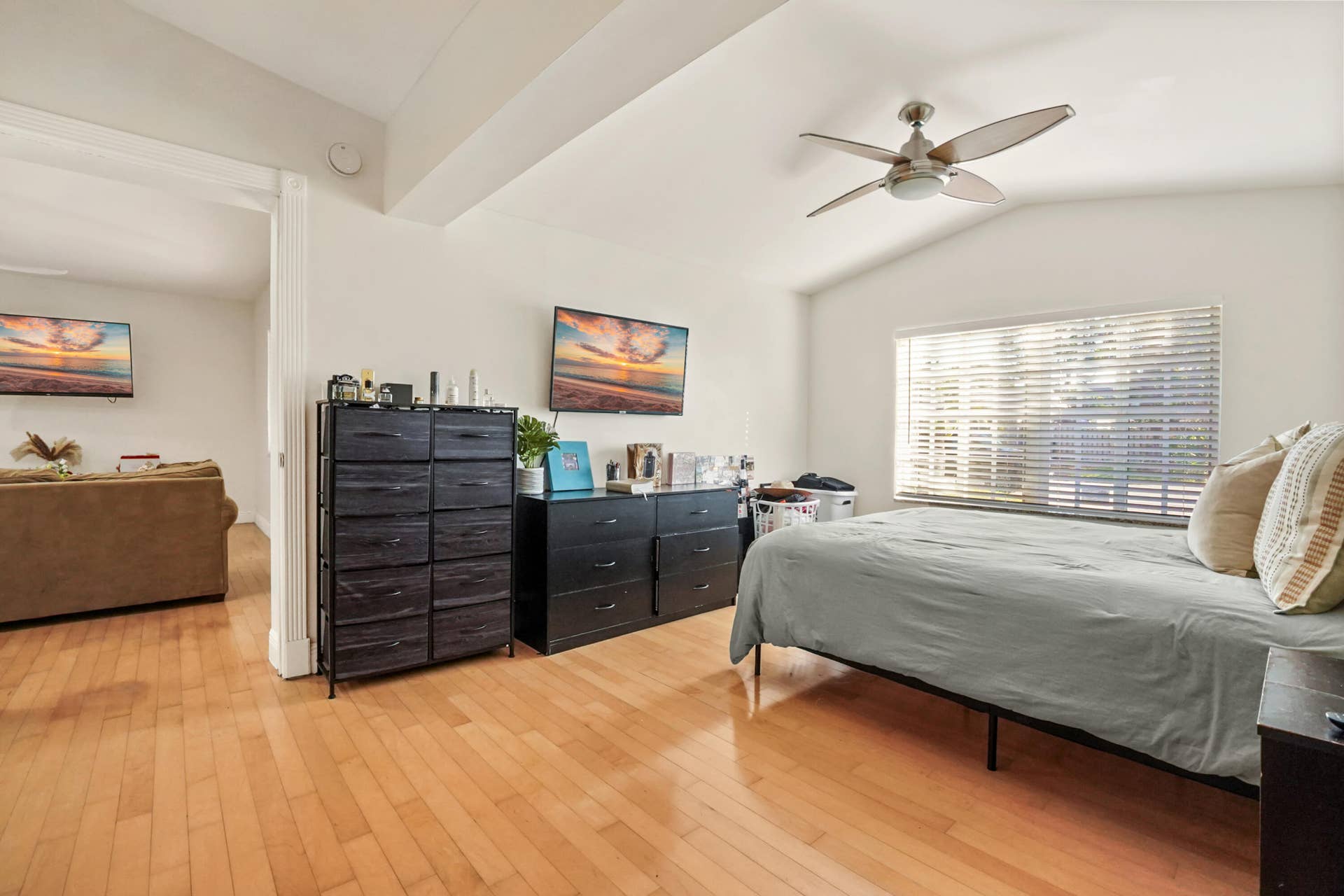 1401 NE 14th Street, Fort Lauderdale, FL 33304 11 Bedroom 03