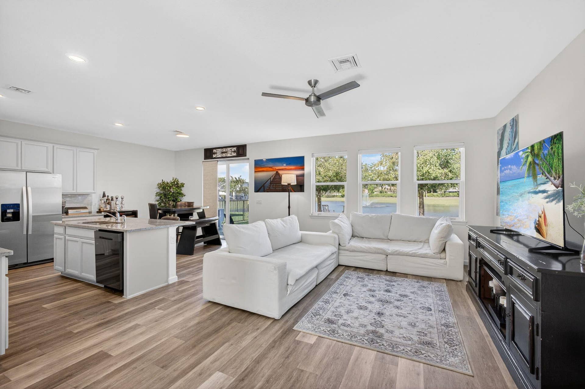 1822 Lake Cove Drive, Lake Worth, FL 33460 spacious living arera