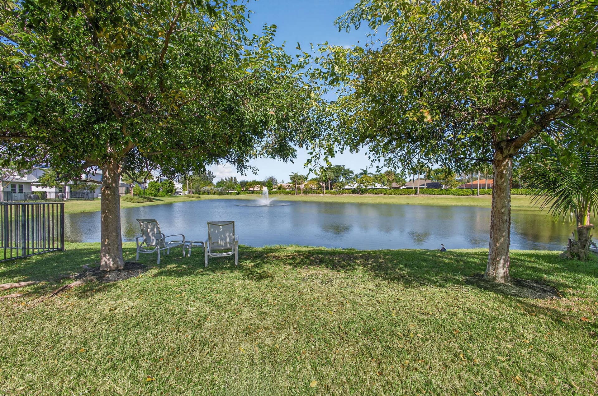 1822 Lake Cove Drive, Lake Worth, FL 33460 back yard