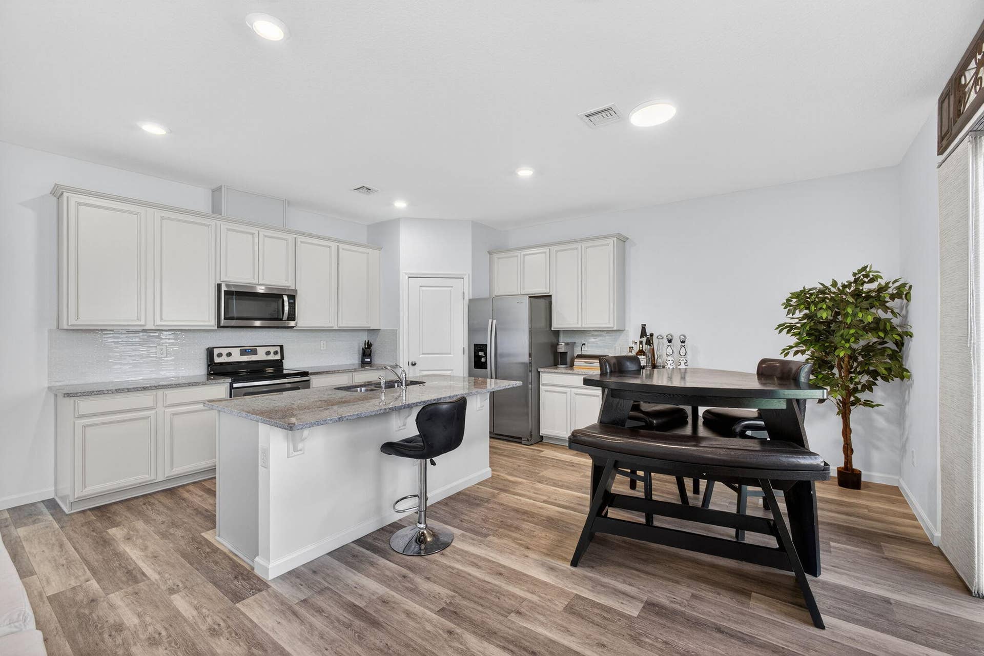 1822 Lake Cove Drive, Lake Worth, FL 33460 kitchen and dining
