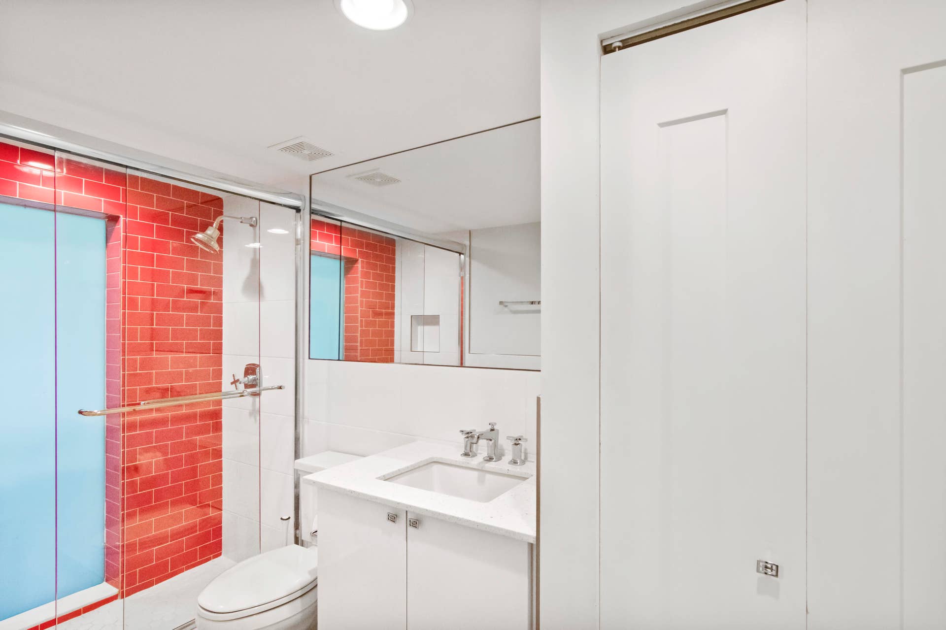 215 N Swinton Avenue, Delray Beach, FL 33444 Bathroom