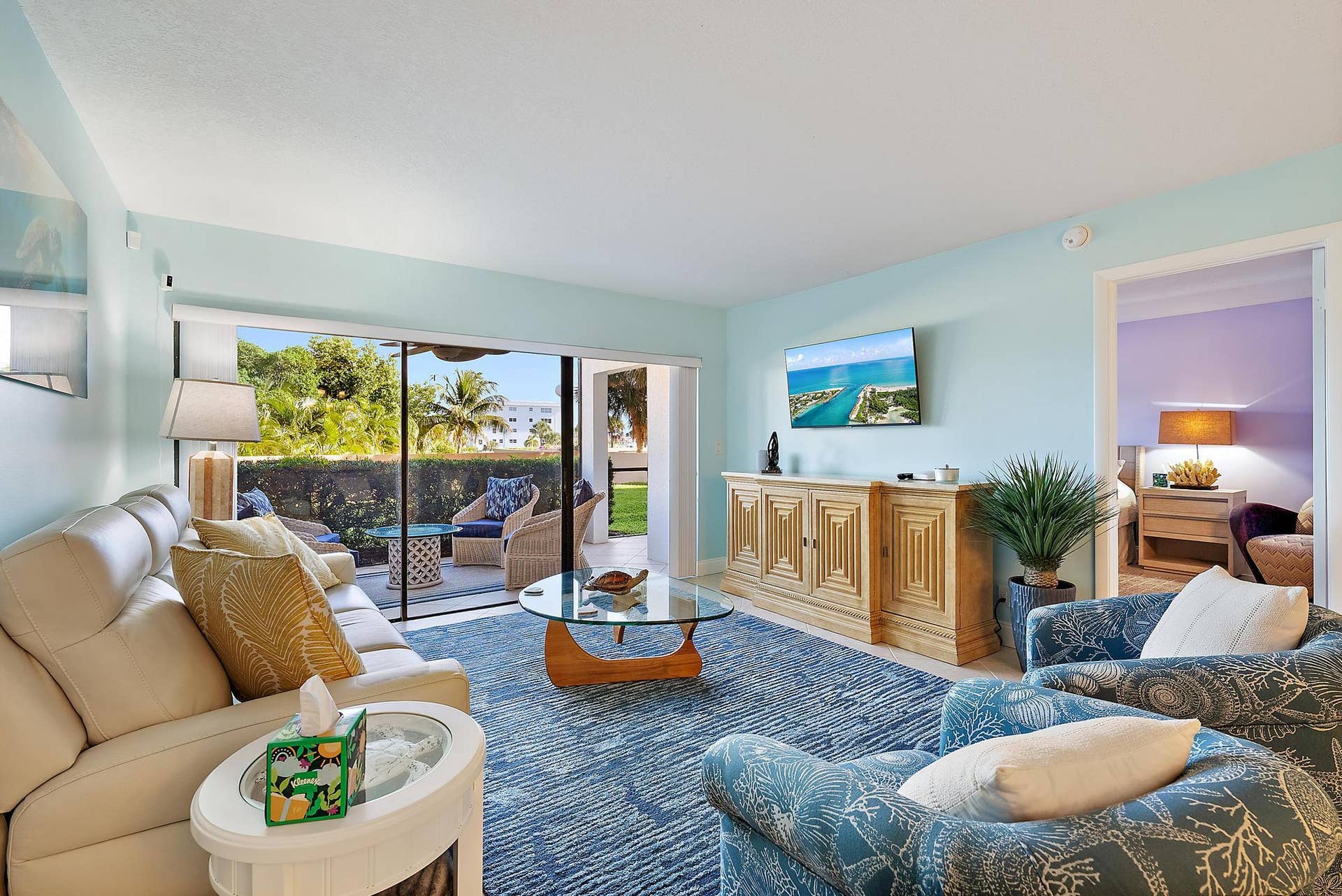 1036 Us Highway 1, #119, North Palm Beach, FL 33408 Living Room