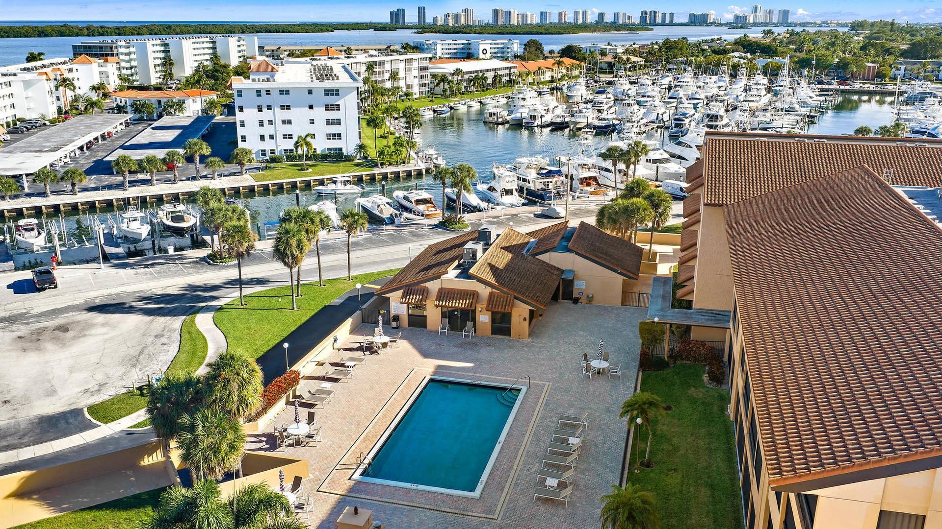 1036 Us Highway 1, #119, North Palm Beach, FL 33408 Community Pool