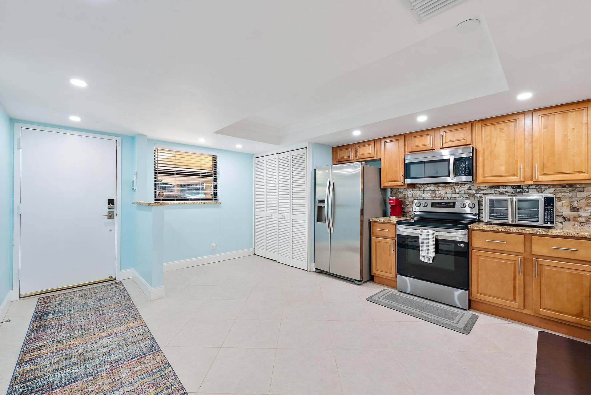 1036 Us Highway 1, #119, North Palm Beach, FL 33408 Spacious Kitchen