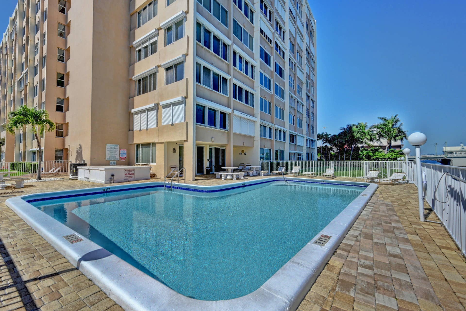 3100 NE 49th Street, #206, Fort Lauderdale, FL 33308