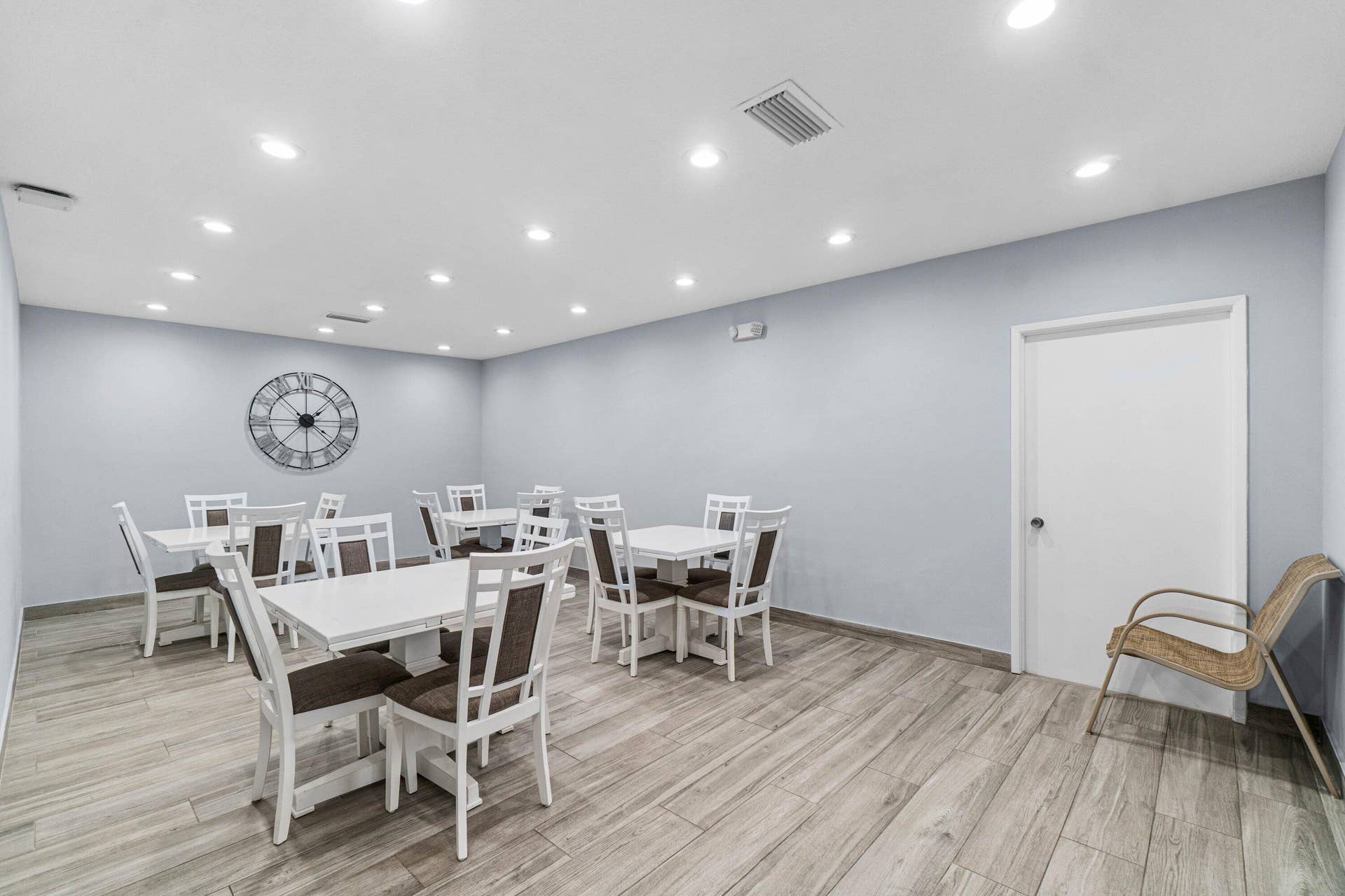 3505 Oaks Way, #301, Pompano Beach, FL 33069 051-3505OaksWay-301-PompanoBeach-FL-3306