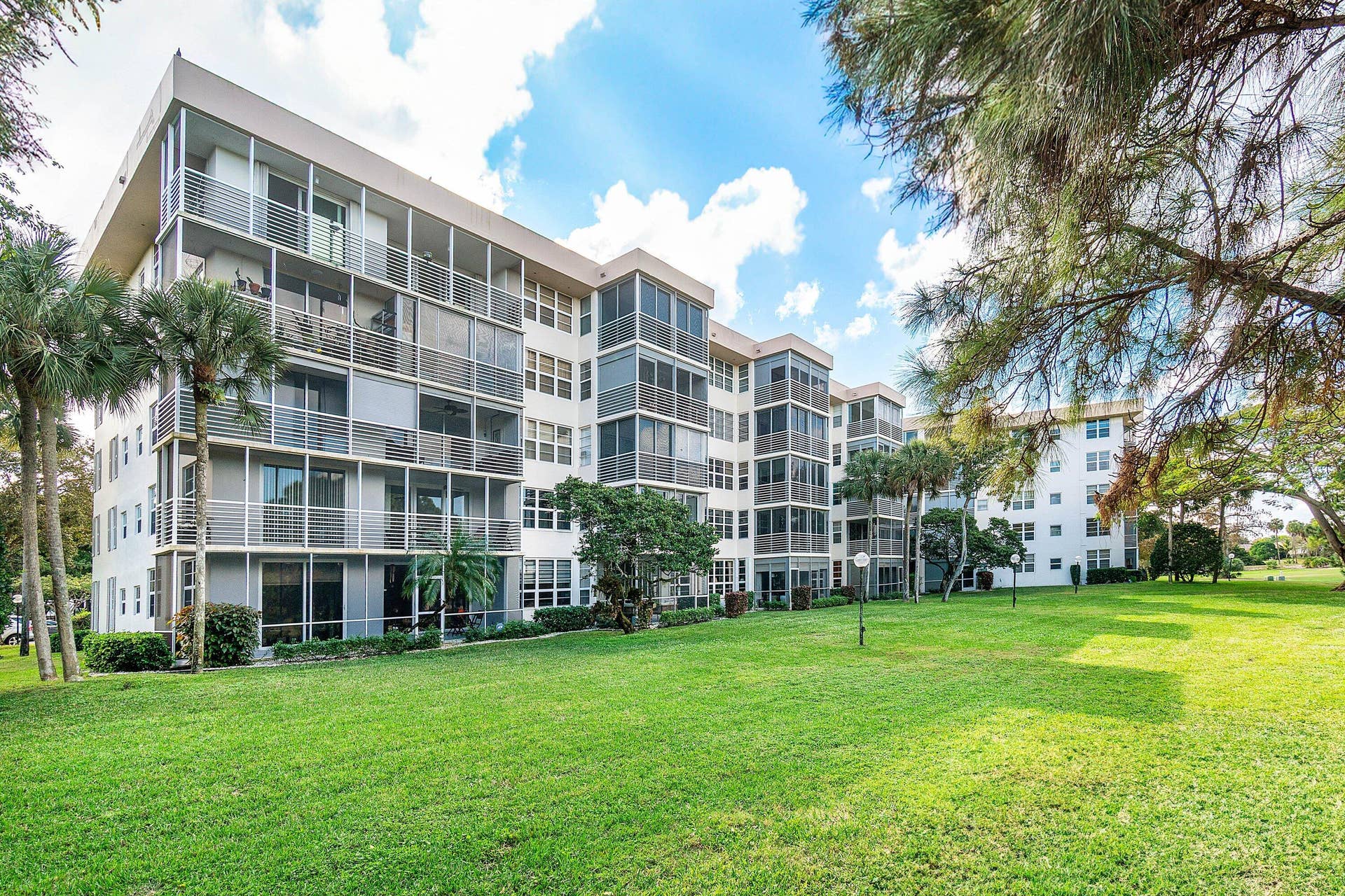 3505 Oaks Way, #301, Pompano Beach, FL 33069 042-3505OaksWay-301-PompanoBeach-FL-3306