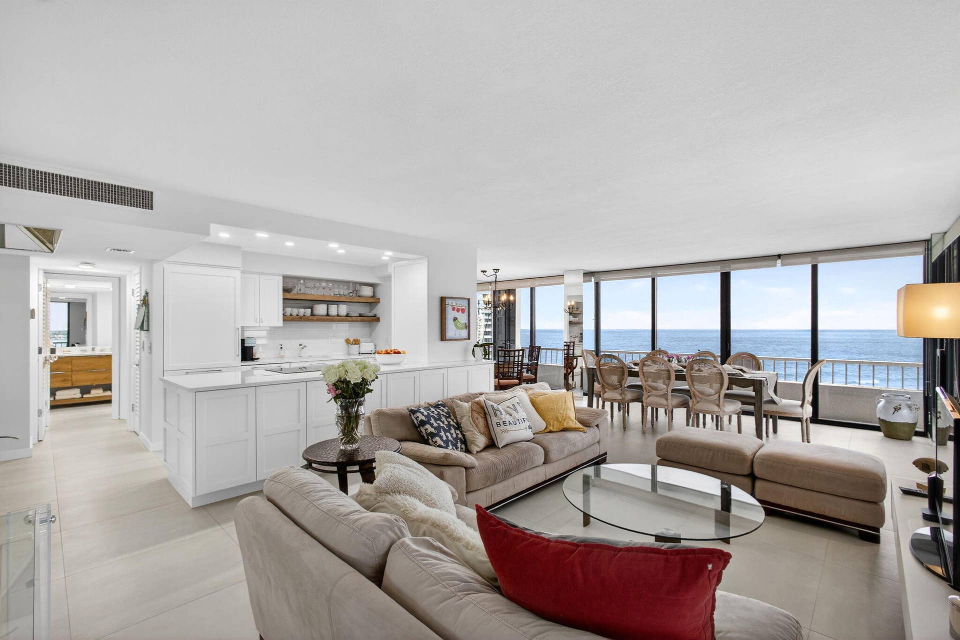 5540 N Ocean Drive, #14b, Singer Island, FL 33404 Living