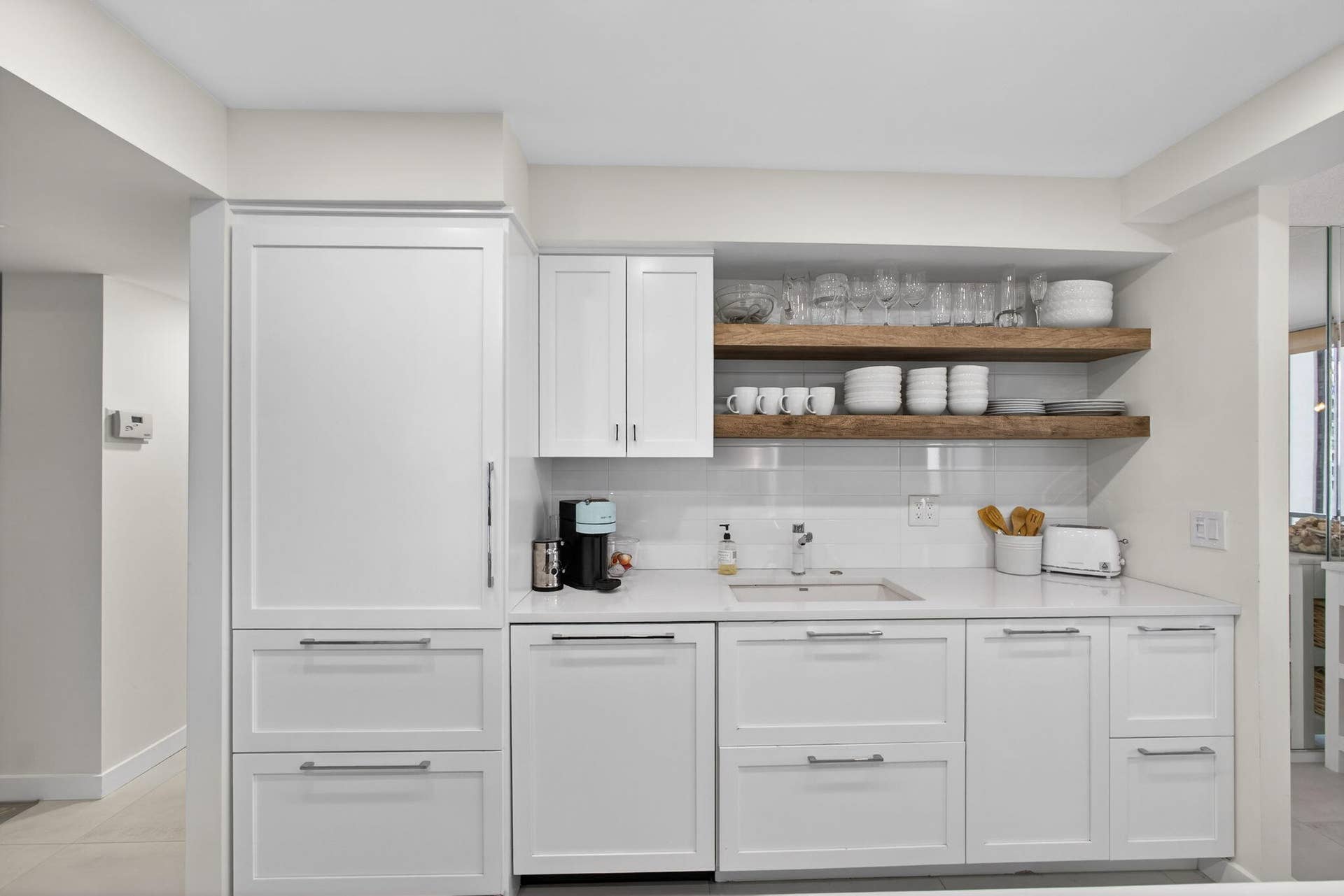 5540 N Ocean Drive, #14b, Singer Island, FL 33404 Kitchen