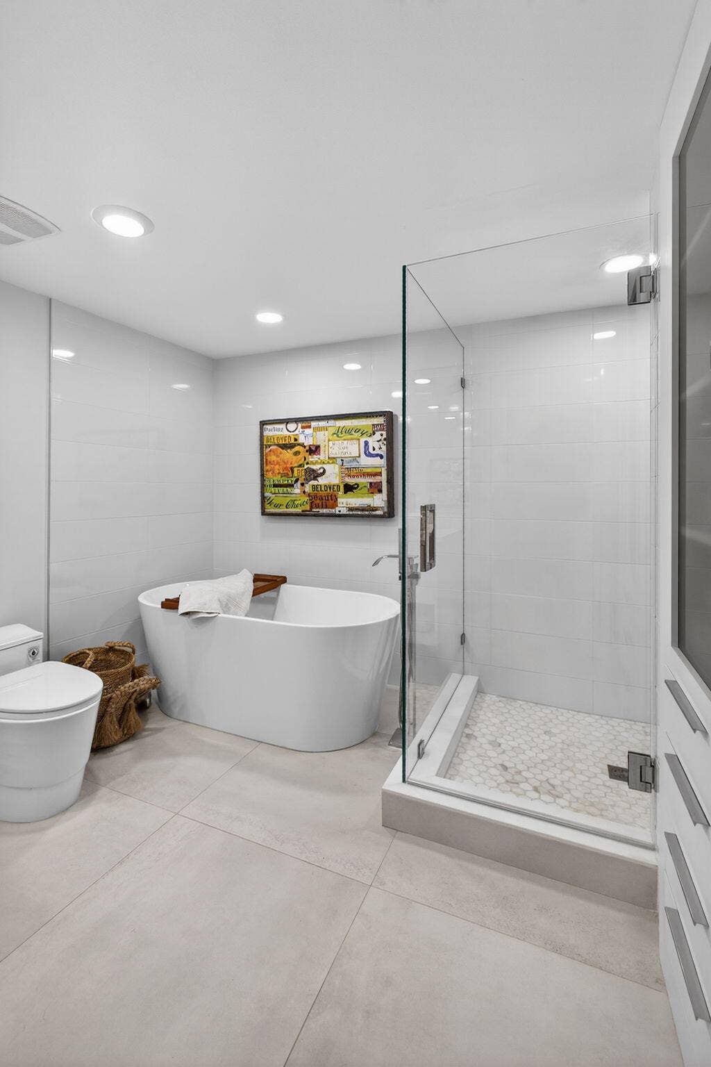 5540 N Ocean Drive, #14b, Singer Island, FL 33404 Bath