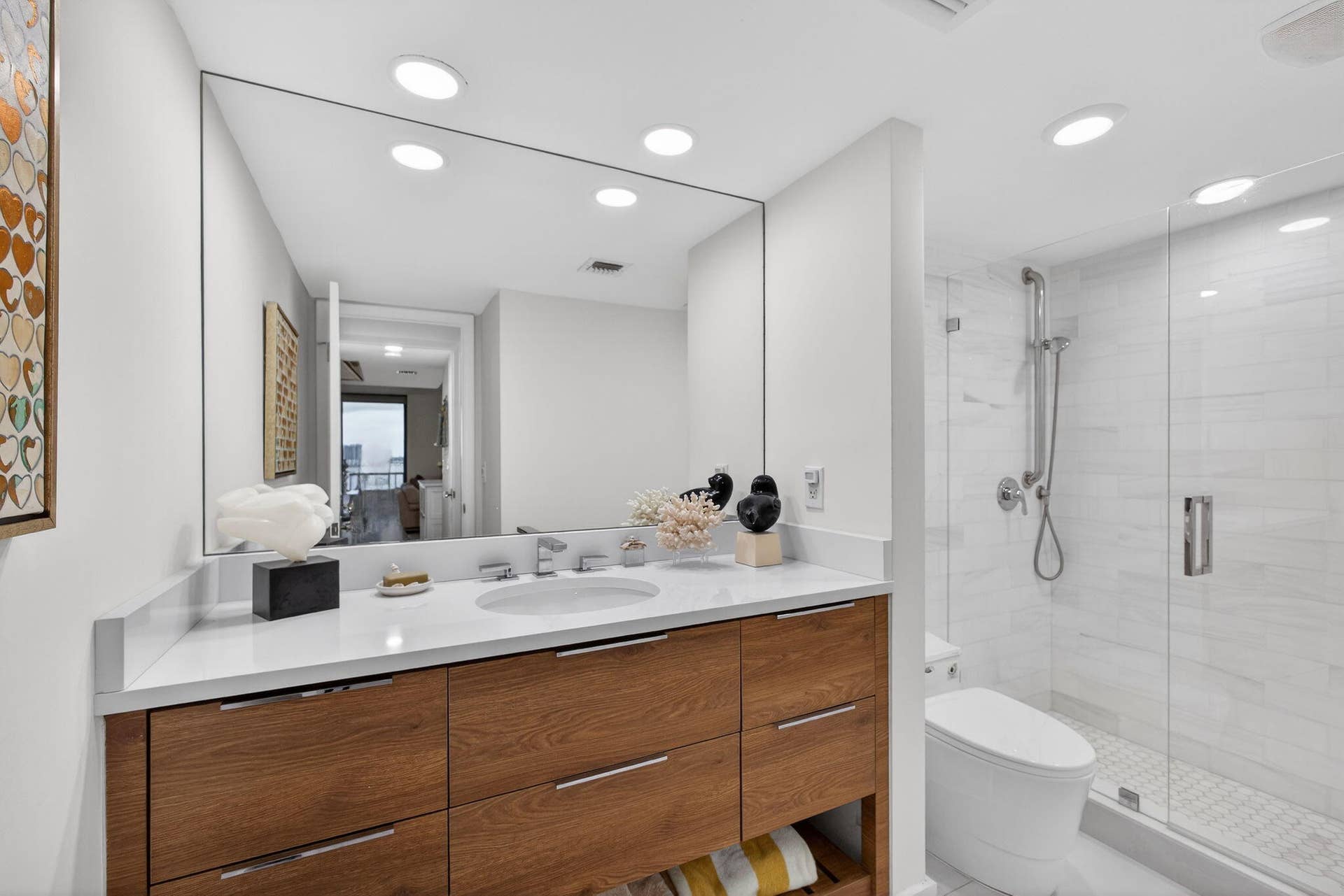 5540 N Ocean Drive, #14b, Singer Island, FL 33404 Master Bath