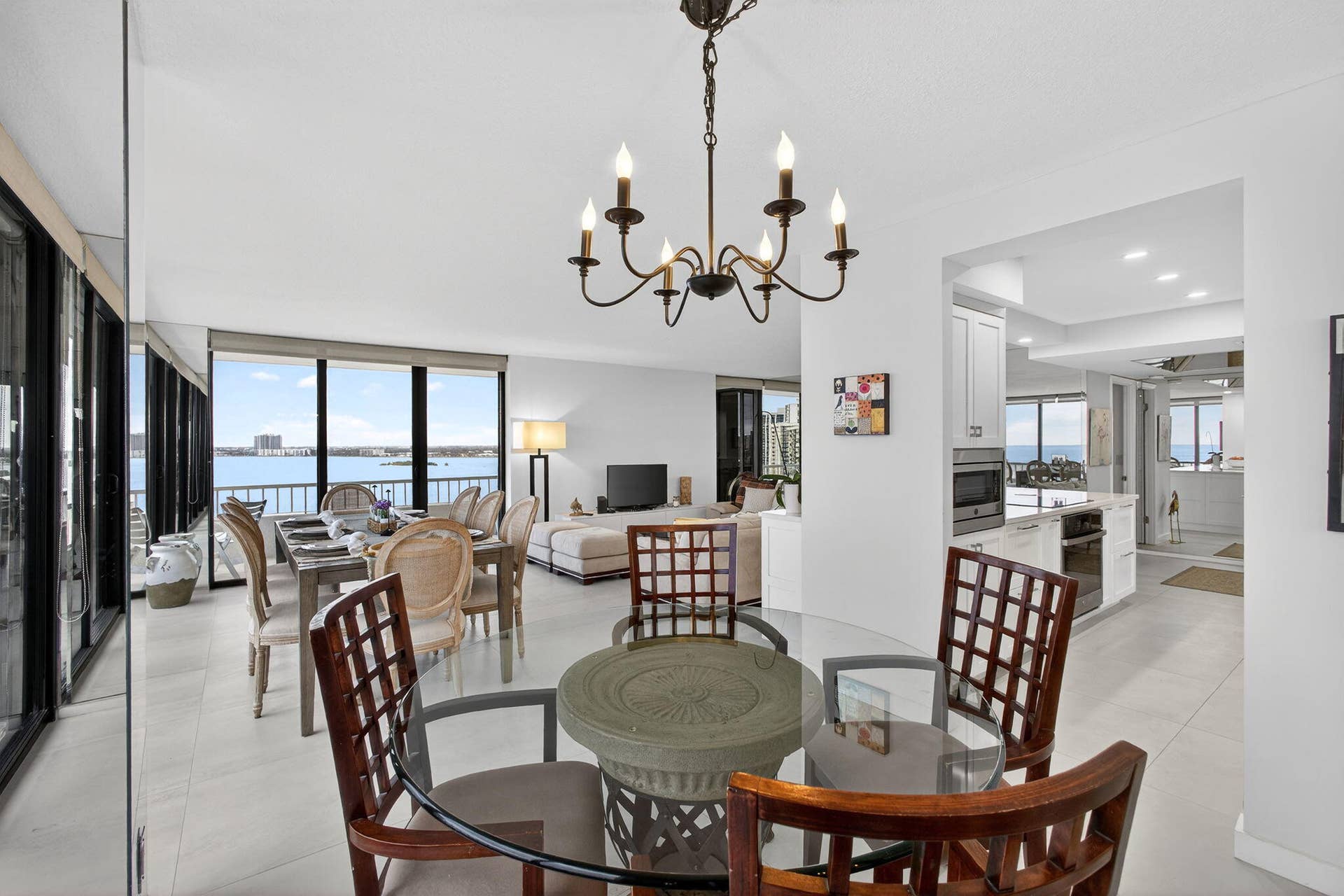 5540 N Ocean Drive, #14b, Singer Island, FL 33404 Dining