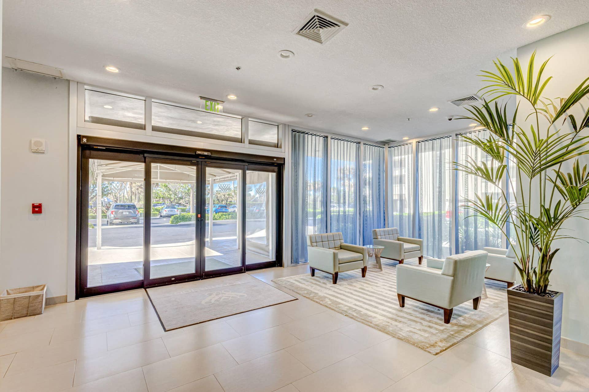 5540 N Ocean Drive, #14b, Singer Island, FL 33404 80-web-or-mls-Virtuals 1 Waterglides sto