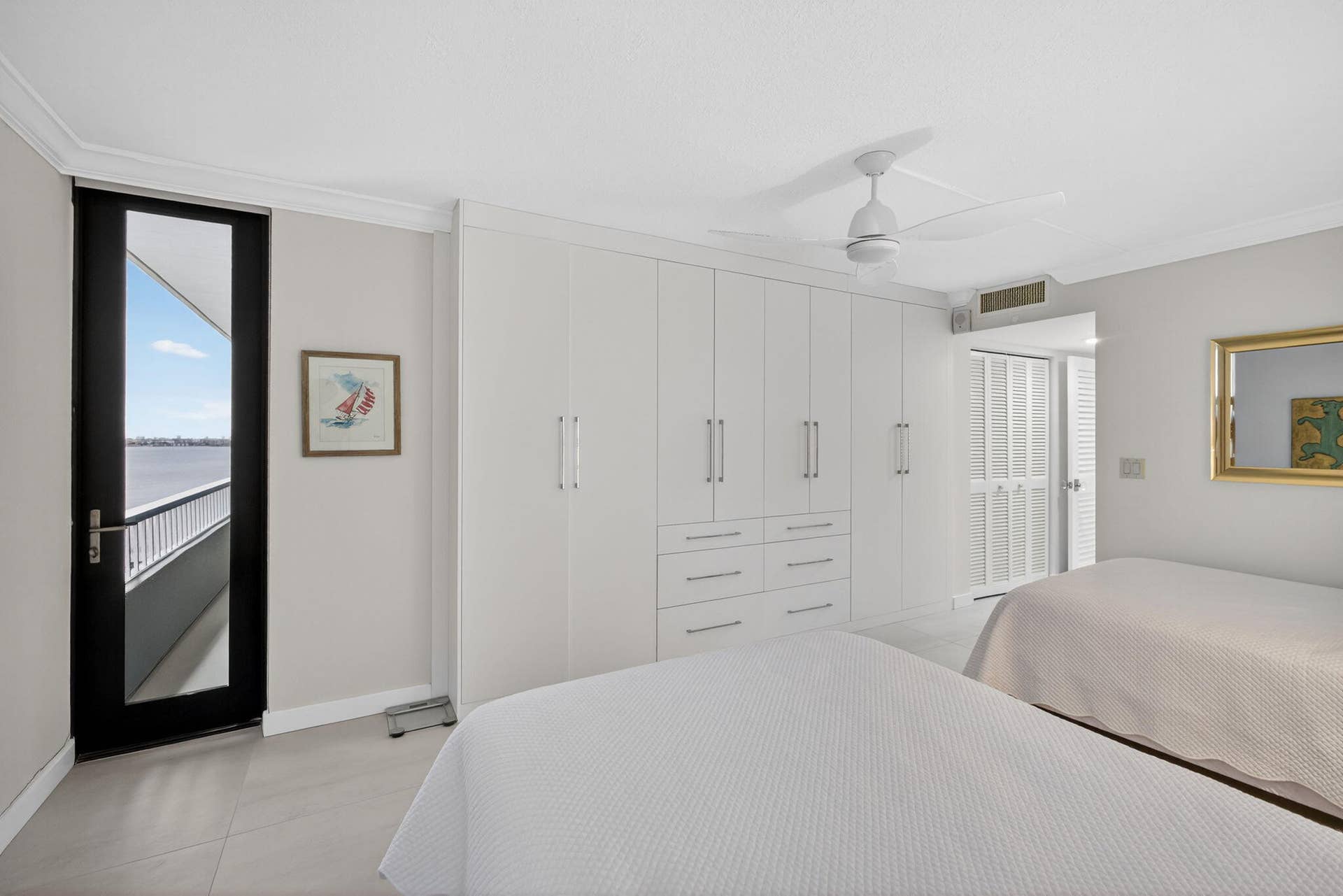 5540 N Ocean Drive, #14b, Singer Island, FL 33404 Guest Bed