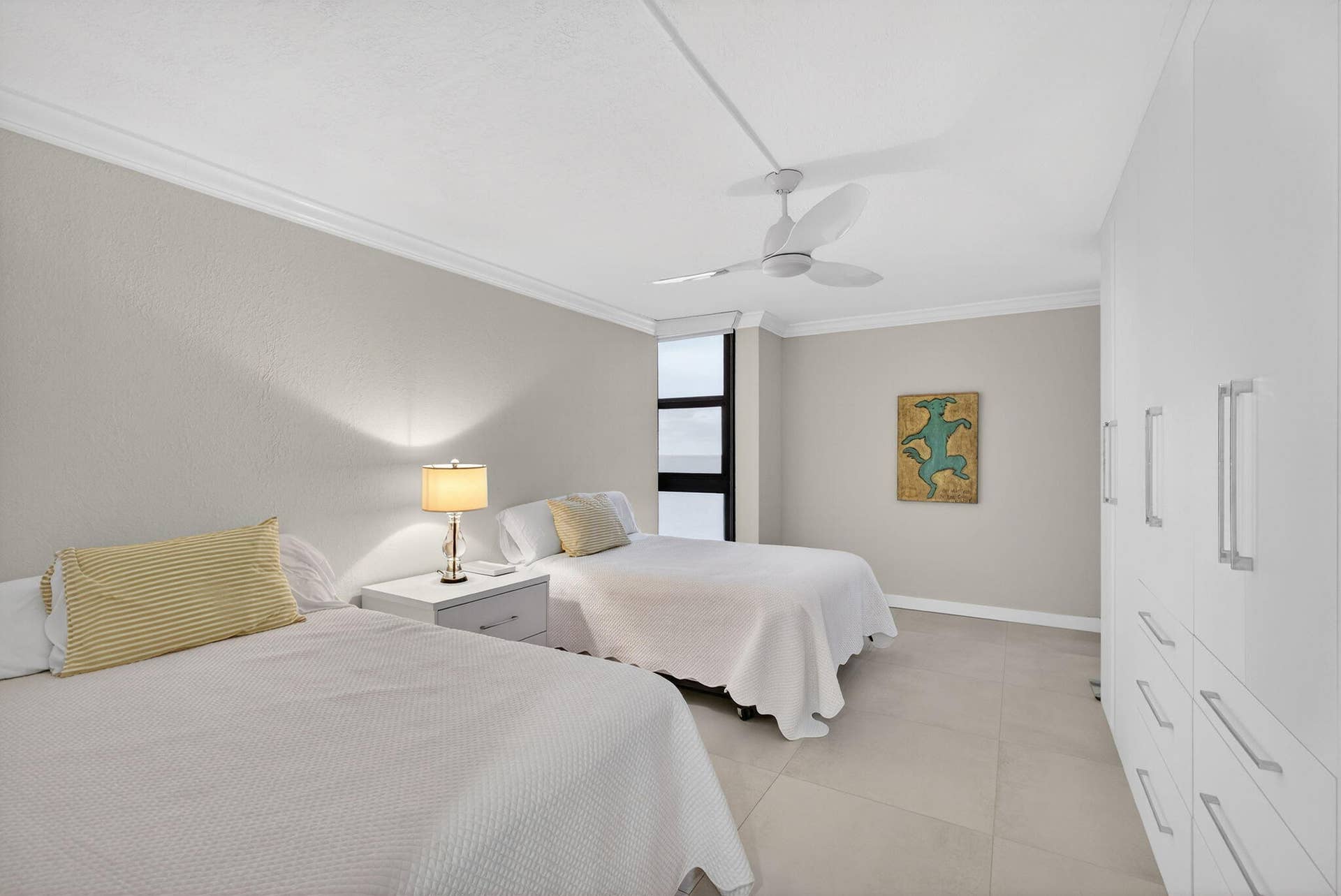5540 N Ocean Drive, #14b, Singer Island, FL 33404 Guest Bed