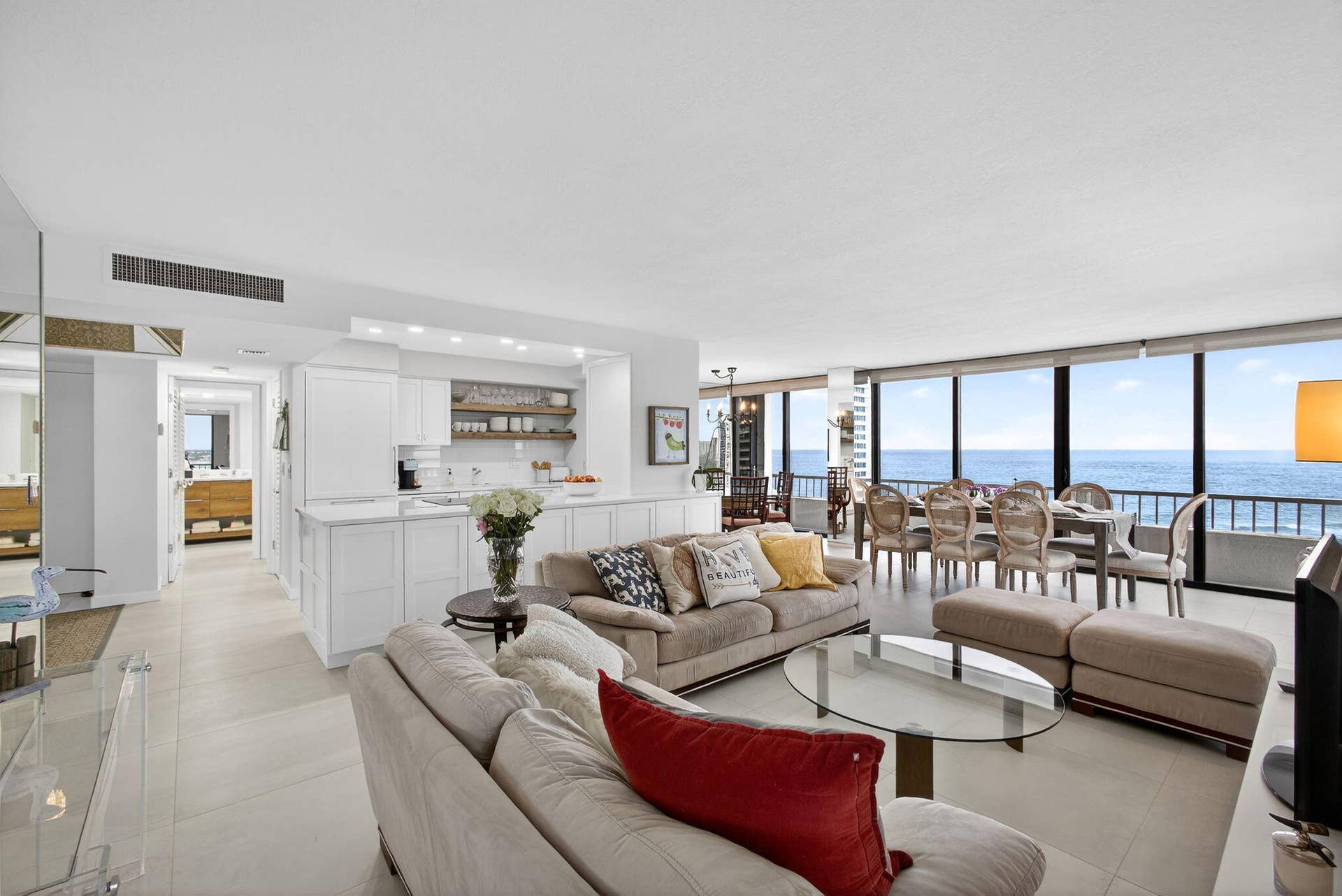 5540 N Ocean Drive, #14b, Singer Island, FL 33404 Living