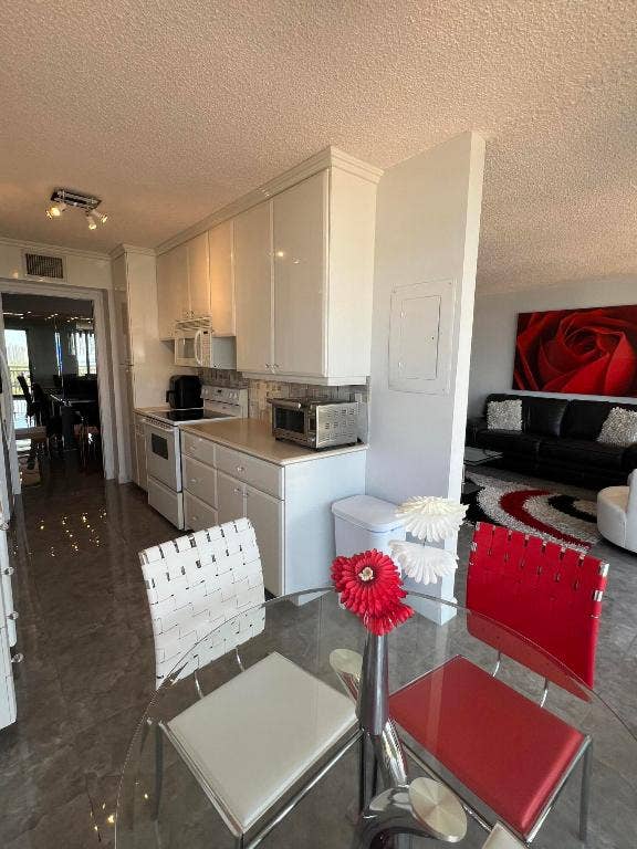 3400 N Ocean Drive, #905, Singer Island, FL 33404 3400 N Ocean Drive, #905, Singer Island, FL 33404