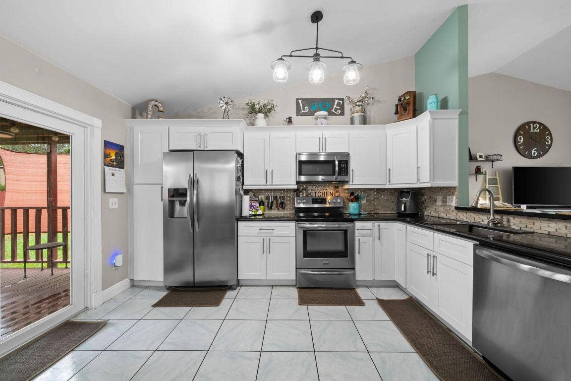 8374 Dynasty Drive, Boca Raton, FL 33433 8374 Dynasty Drive, Boca Raton, FL 33433