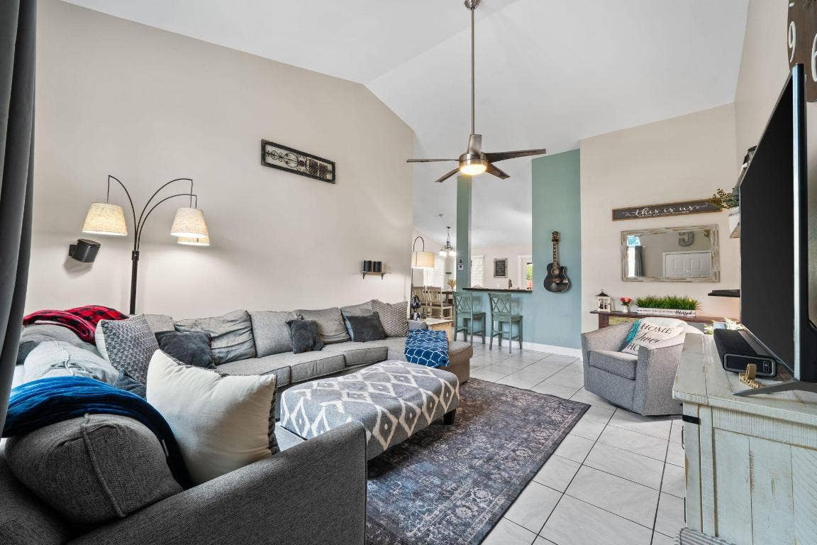 8374 Dynasty Drive, Boca Raton, FL 33433 8374 Dynasty Drive, Boca Raton, FL 33433