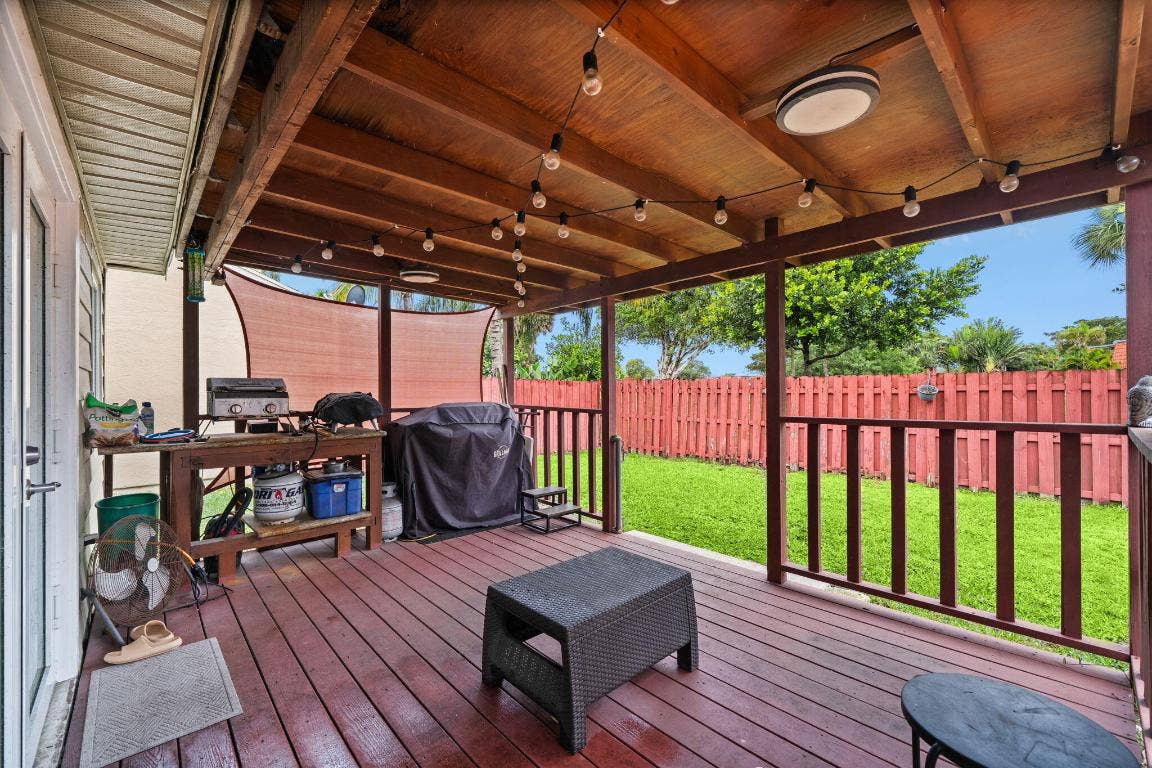 8374 Dynasty Drive, Boca Raton, FL 33433 8374 Dynasty Drive, Boca Raton, FL 33433