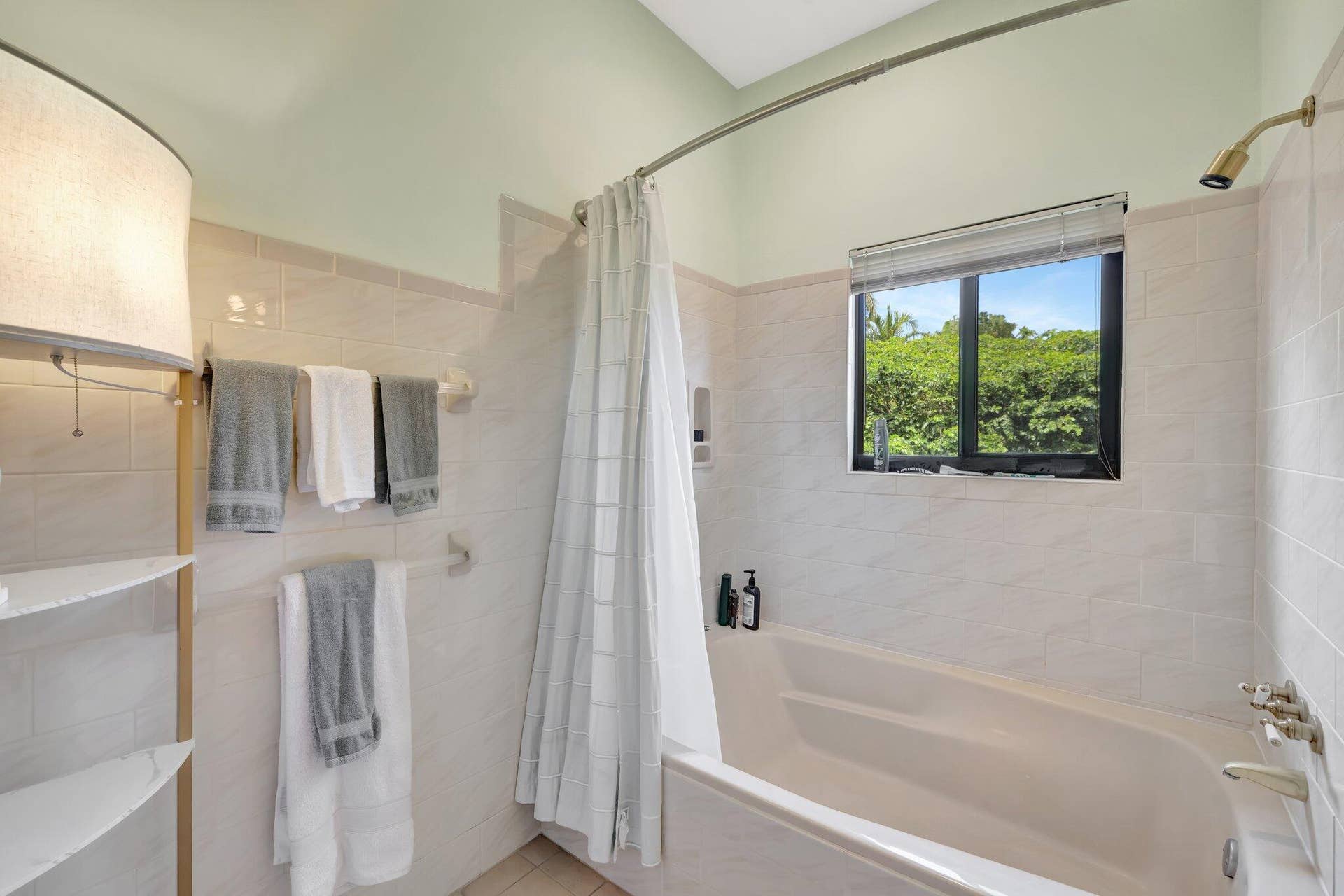 2112 NE 20th Avenue, Wilton Manors, FL 33305 64-web-or-mls-699A2086