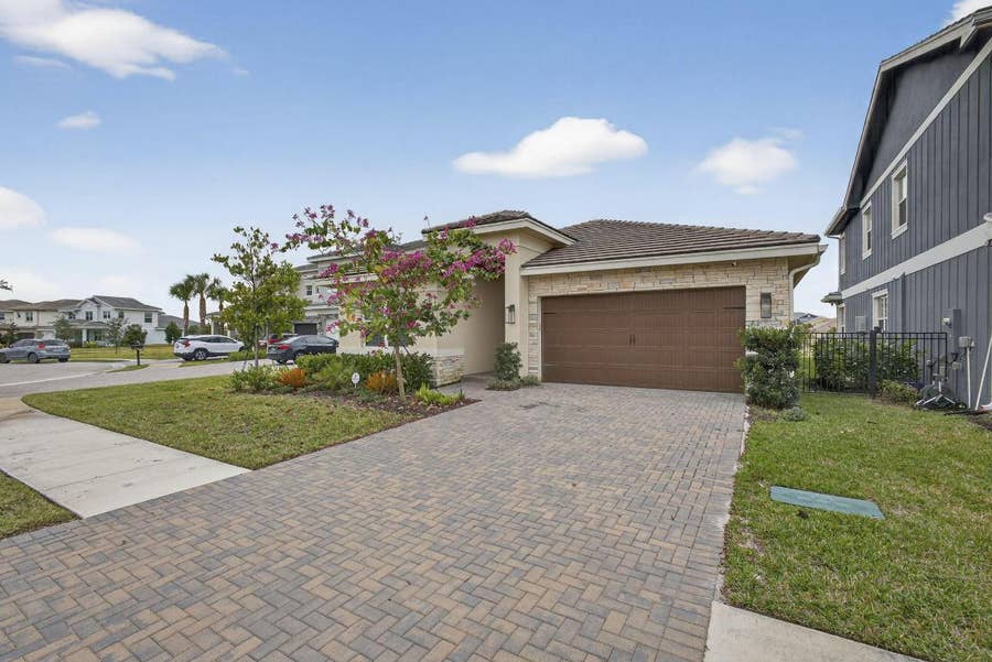 Property photo for 1411 Thistle Place, Loxahatchee, FL