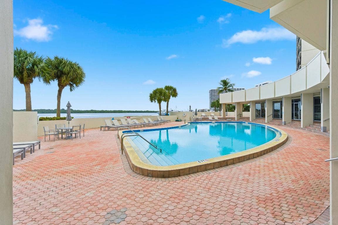 126 Lakeshore Drive, #526, North Palm Beach, FL 33408 126 Lakeshore Drive, #526, North Palm Beach, FL 33408