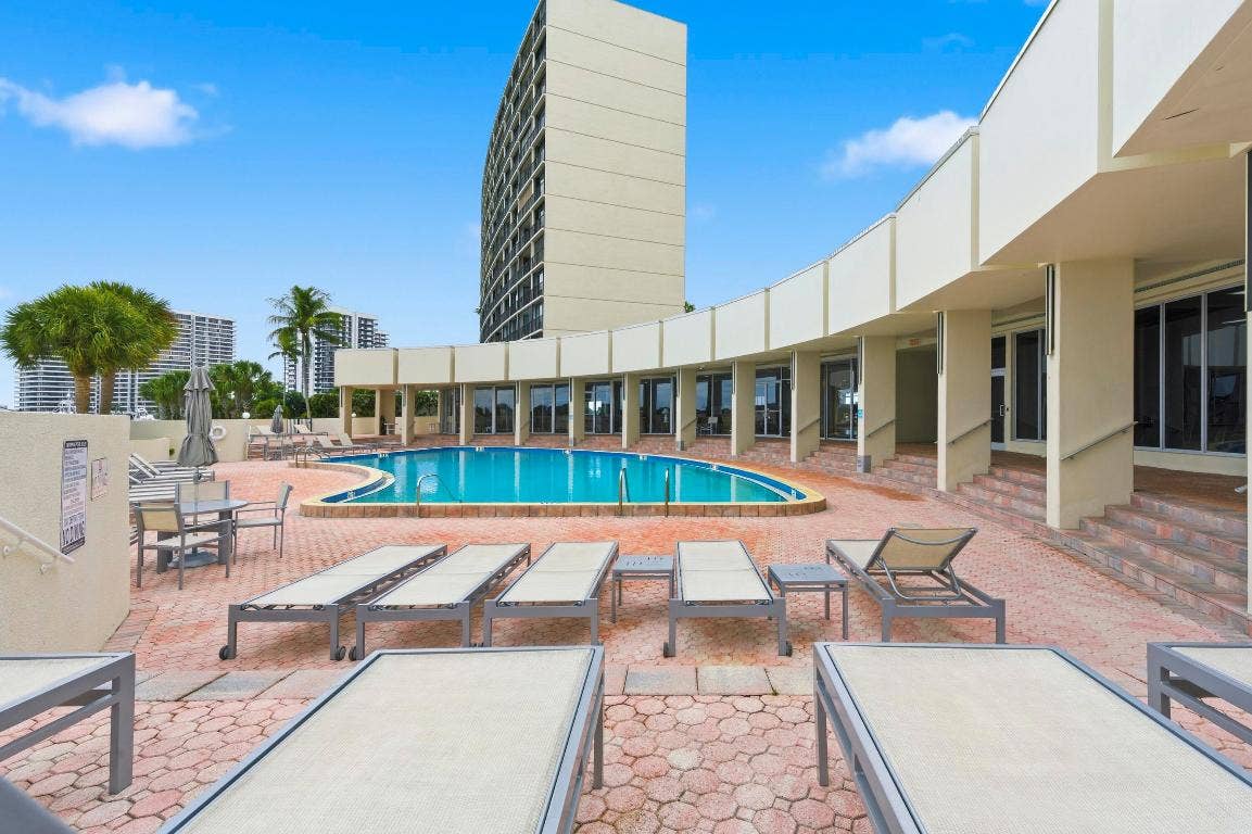 126 Lakeshore Drive, #526, North Palm Beach, FL 33408 126 Lakeshore Drive, #526, North Palm Beach, FL 33408