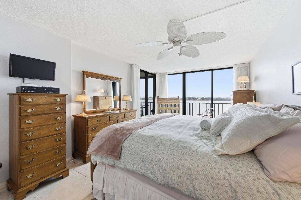 126 Lakeshore Drive, #526, North Palm Beach, FL 33408 126 Lakeshore Drive, #526, North Palm Beach, FL 33408