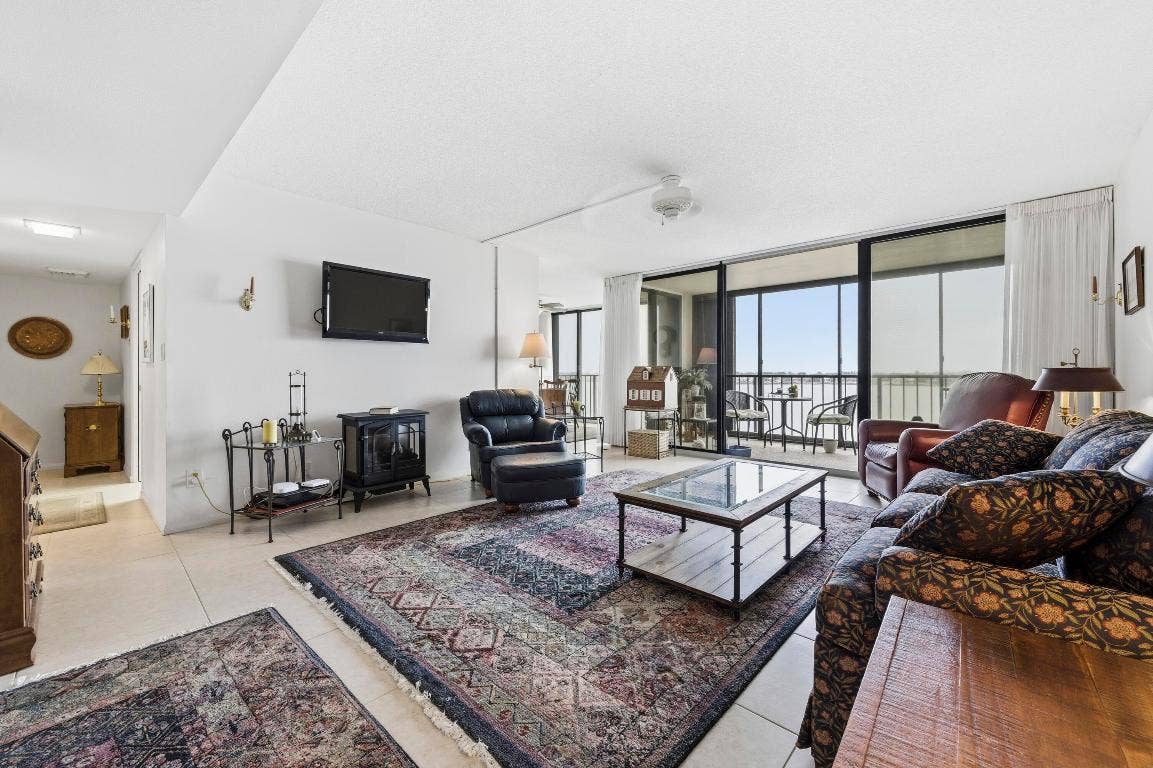 126 Lakeshore Drive, #526, North Palm Beach, FL 33408 126 Lakeshore Drive, #526, North Palm Beach, FL 33408