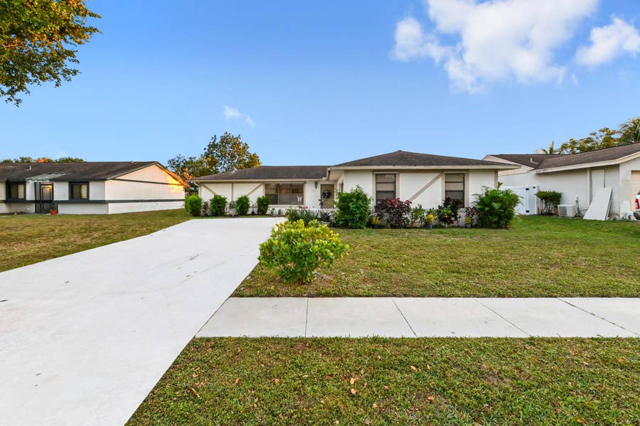 Property photo for 2531 Doral Way, Riviera Beach, FL