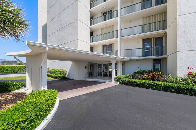 5400 N Ocean Drive, #5c, Singer Island, FL 33404 IMG_3667