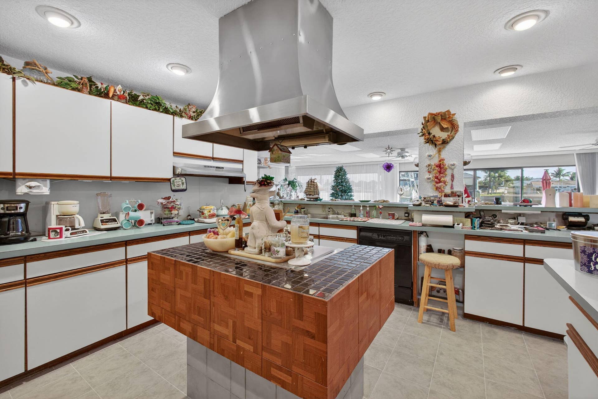 752 Lagoon Drive, North Palm Beach, FL 33408 32-web-or-mls-5P1A2376