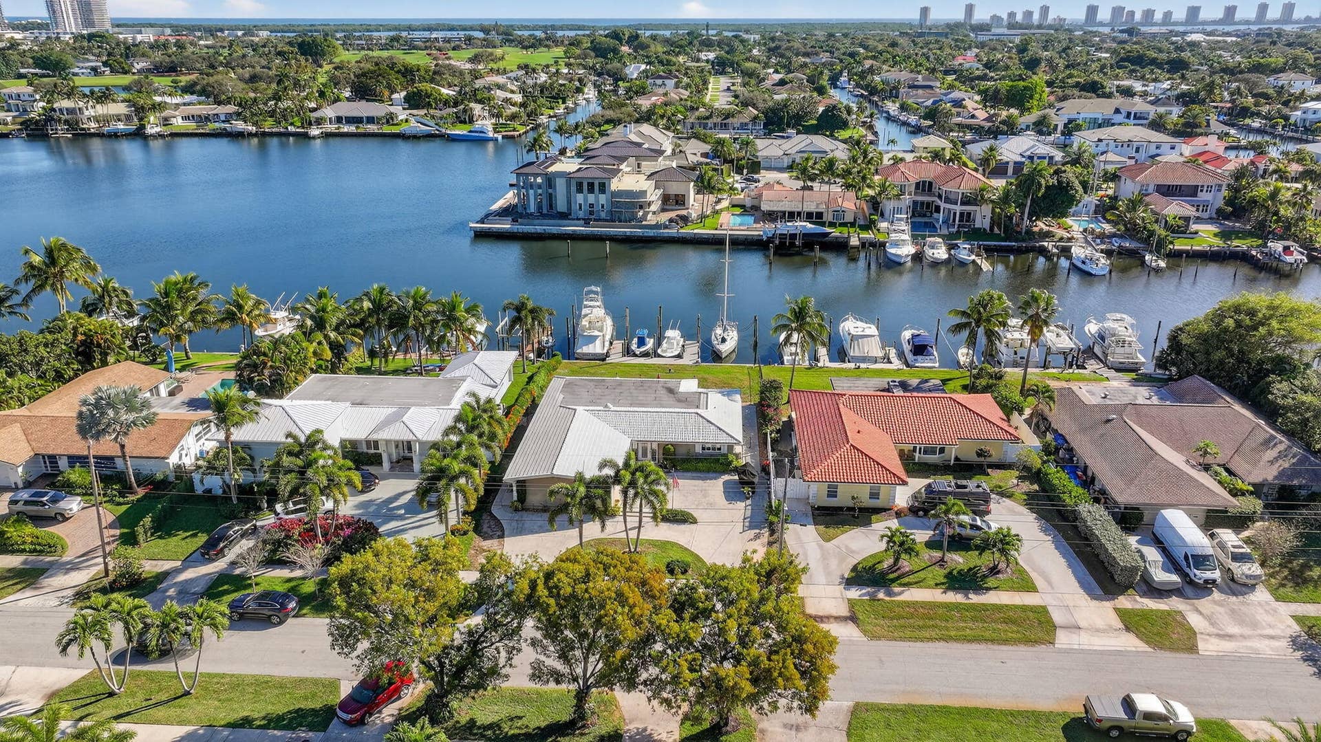 752 Lagoon Drive, North Palm Beach, FL 33408 53-web-or-mls-DJI_20251228020609_0124_D