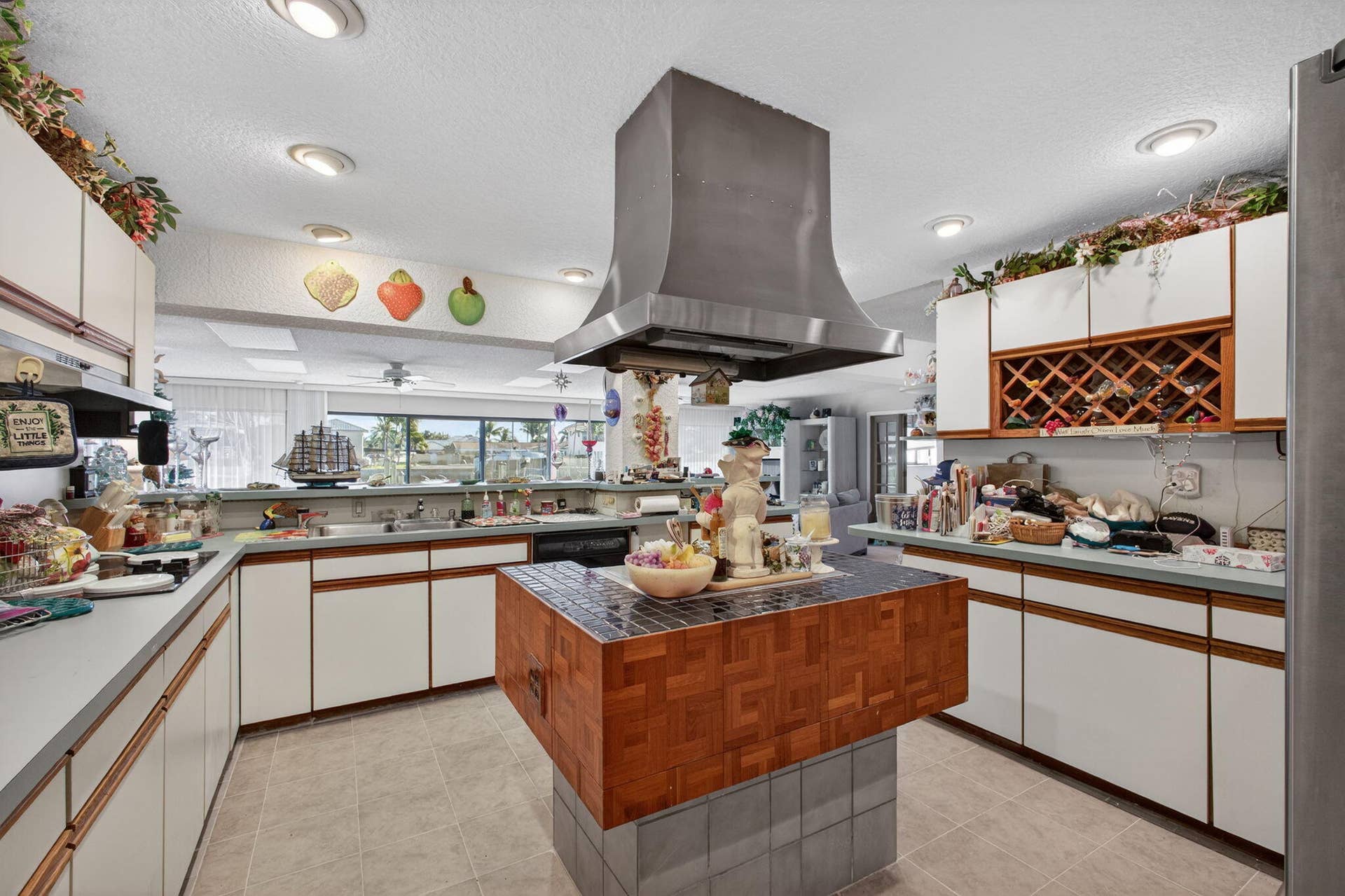 752 Lagoon Drive, North Palm Beach, FL 33408 33-web-or-mls-5P1A2400
