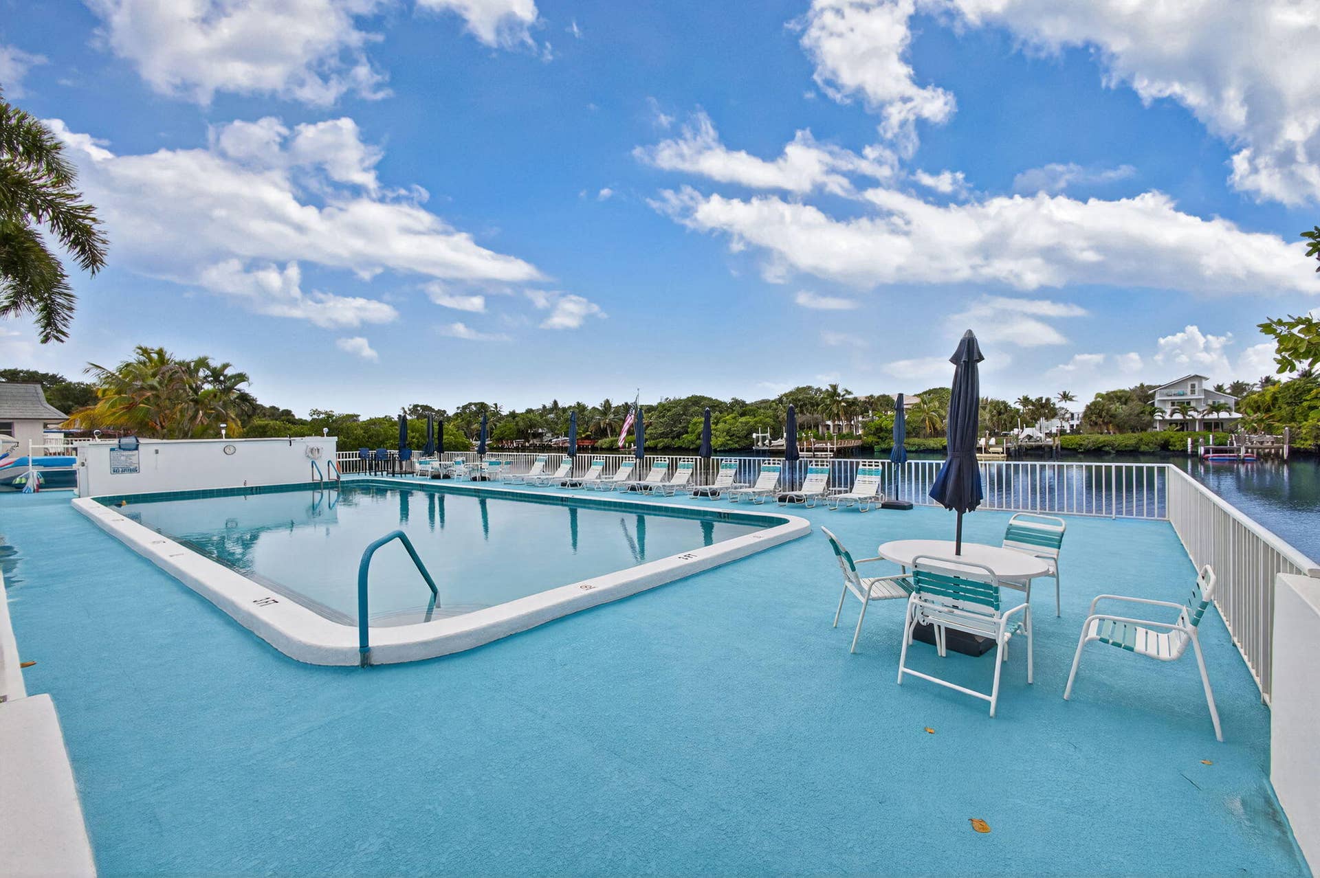 4001 S Ocean Boulevard, #315, South Palm Beach, FL 33480 Pool Photo #2