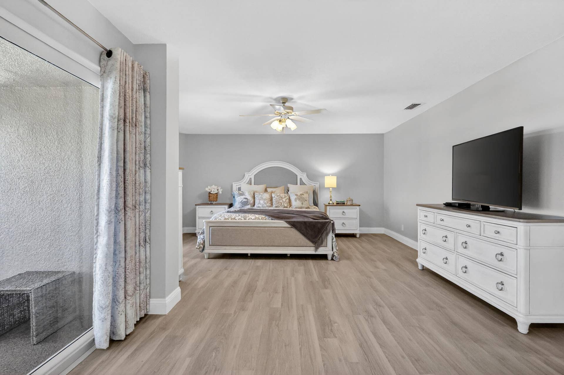 1100 Surf Road, #201, Singer Island, FL 33404 Master bedroom