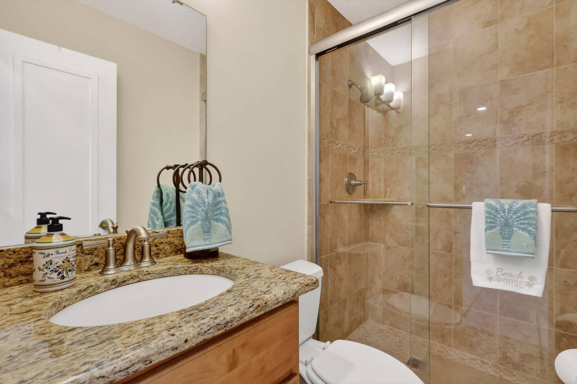 1100 Surf Road, #201, Singer Island, FL 33404 Guest Bath #2