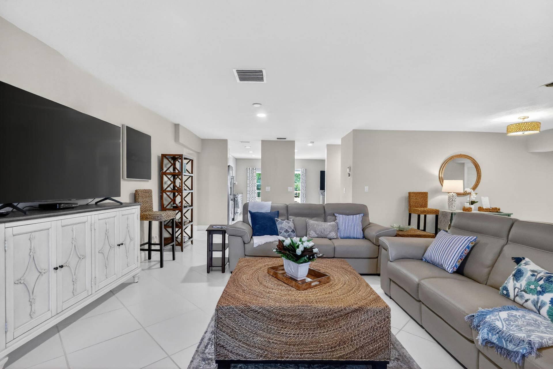 1100 Surf Road, #201, Singer Island, FL 33404 Living Room