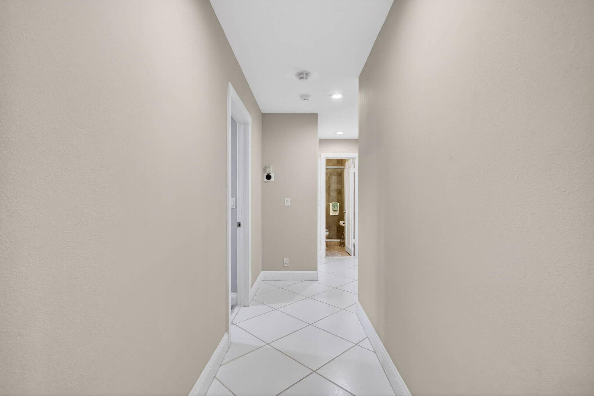1100 Surf Road, #201, Singer Island, FL 33404 The Apartment flows with Ease andComfort. 2100 square feet of luxury and comfort.