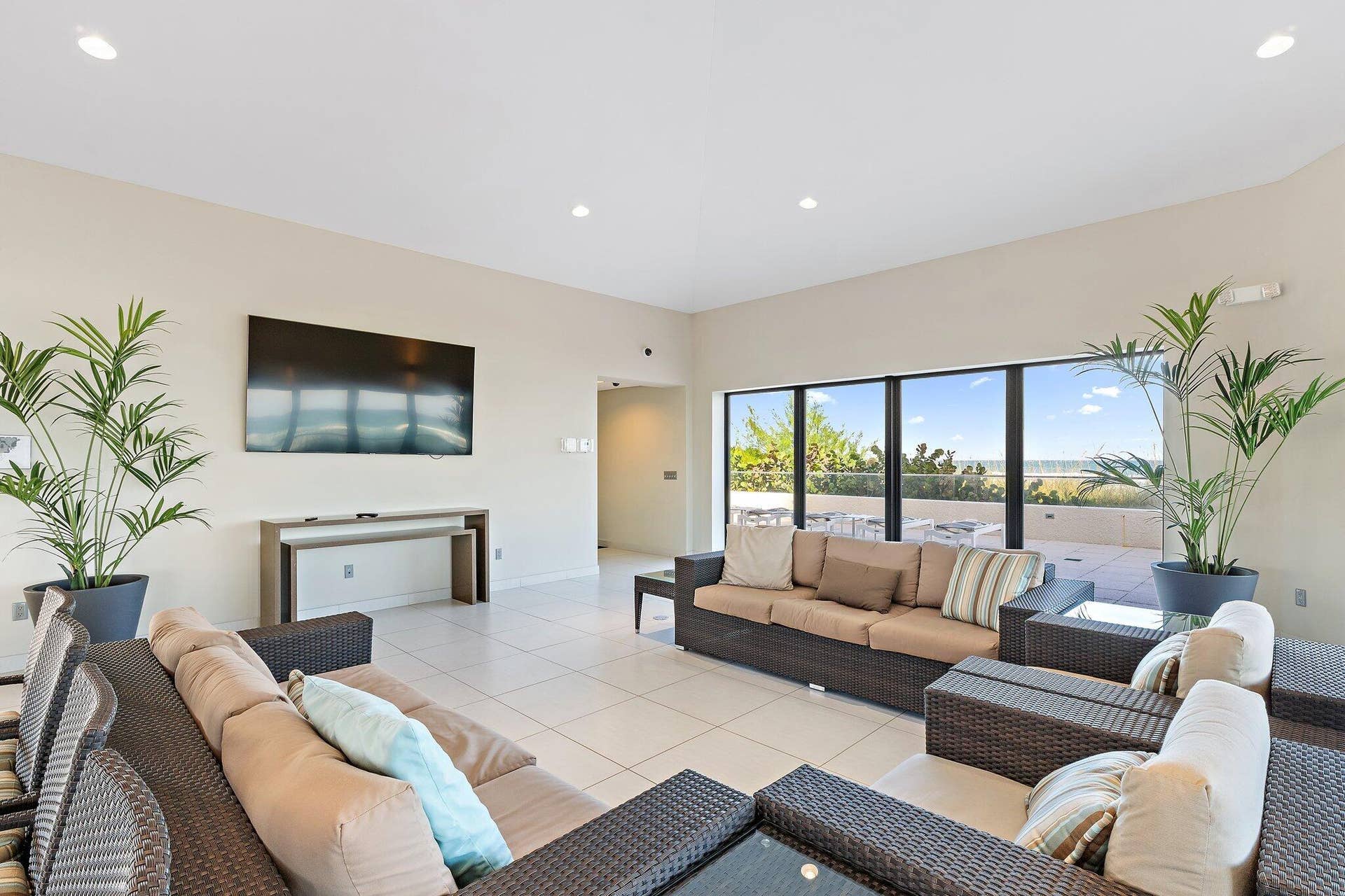 5510 N Ocean Drive, #19c, Singer Island, FL 33404 101-5510NOceanDr-300bldg19C-RivieraBeach