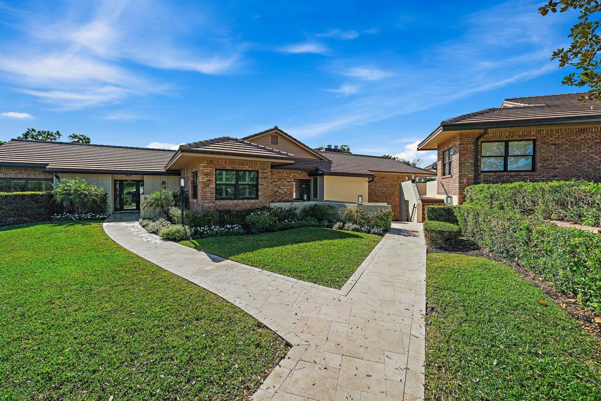 11890 SE Hill Club Terrace, #103, Jupiter, FL 33469 Front Entry Walkway