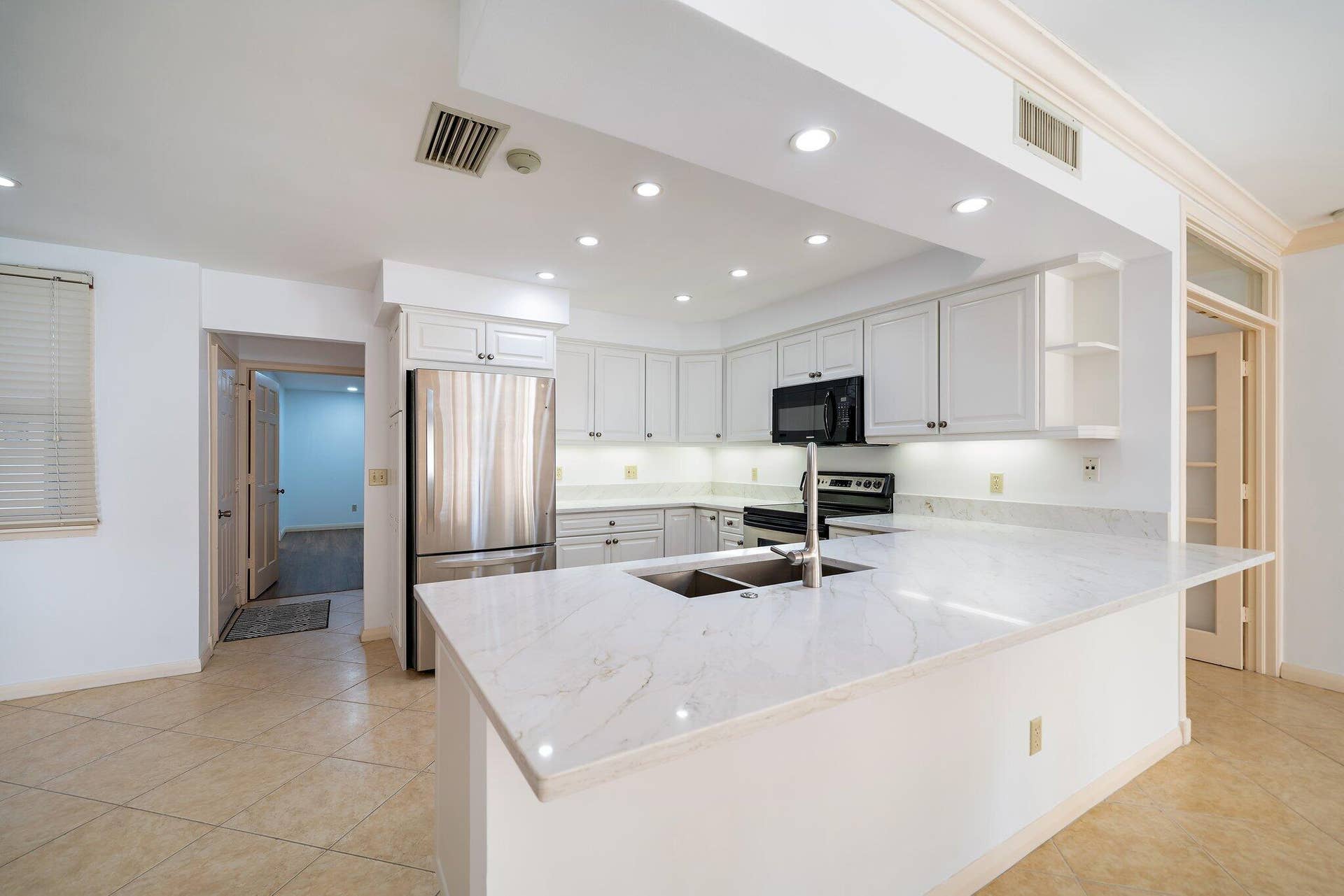 11890 SE Hill Club Terrace, #103, Jupiter, FL 33469 Kitchen