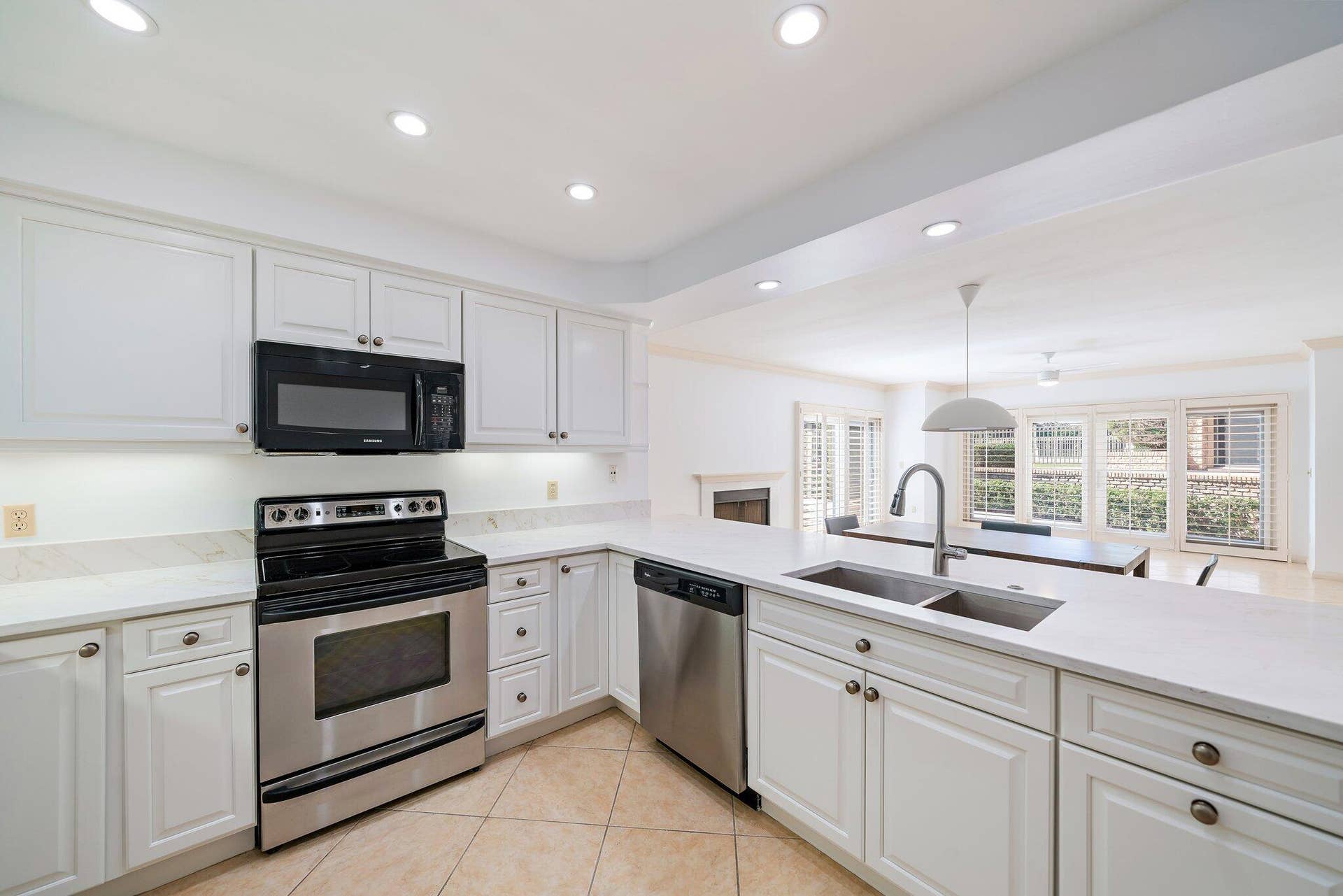 11890 SE Hill Club Terrace, #103, Jupiter, FL 33469 Kitchen
