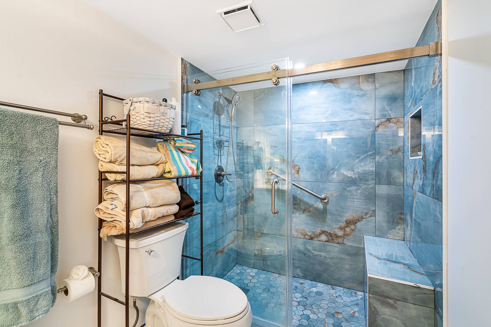 1537 E Hillsboro Boulevard, #243, Deerfield Beach, FL 33441 Primary Bathroom