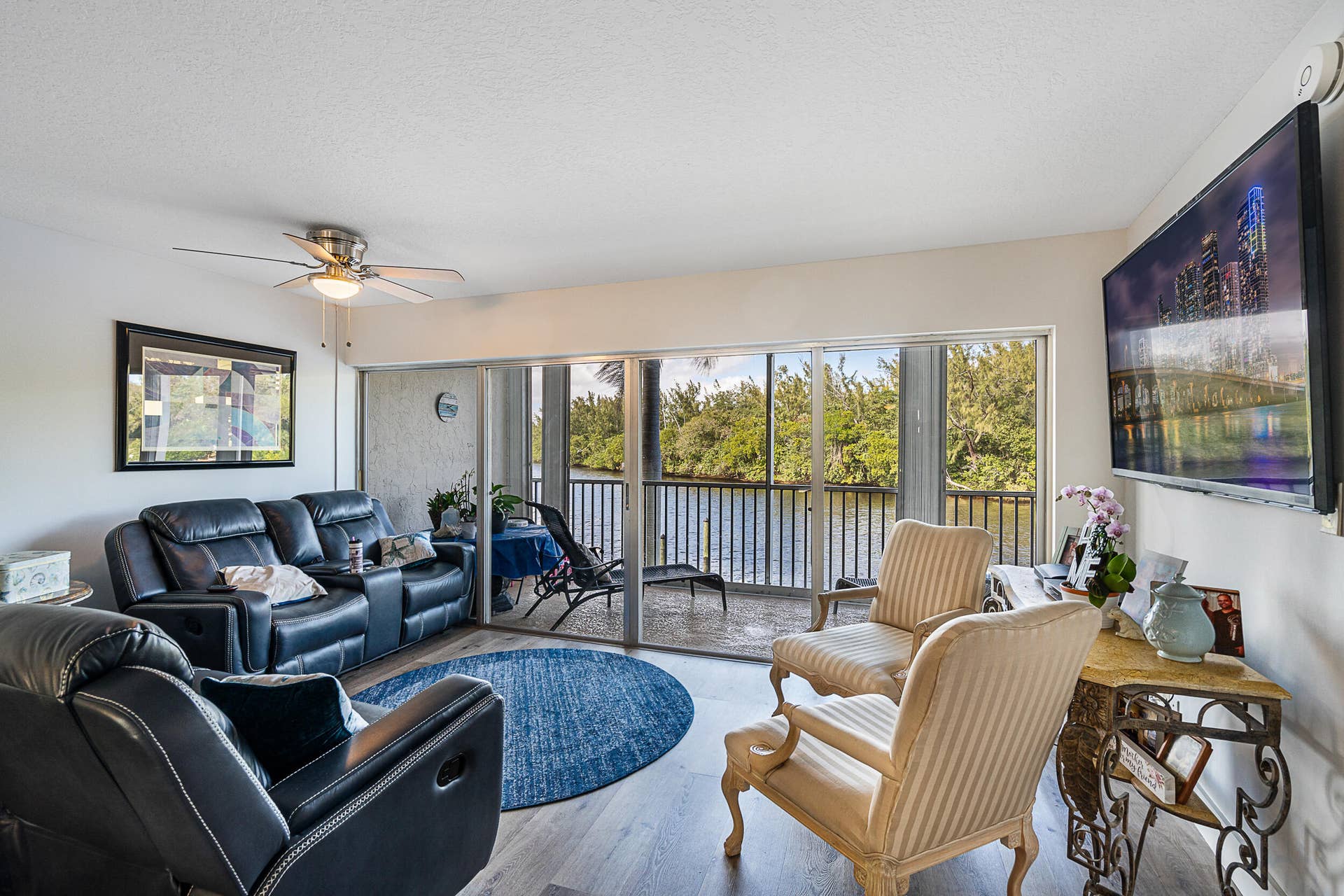 1537 E Hillsboro Boulevard, #243, Deerfield Beach, FL 33441 Living Room